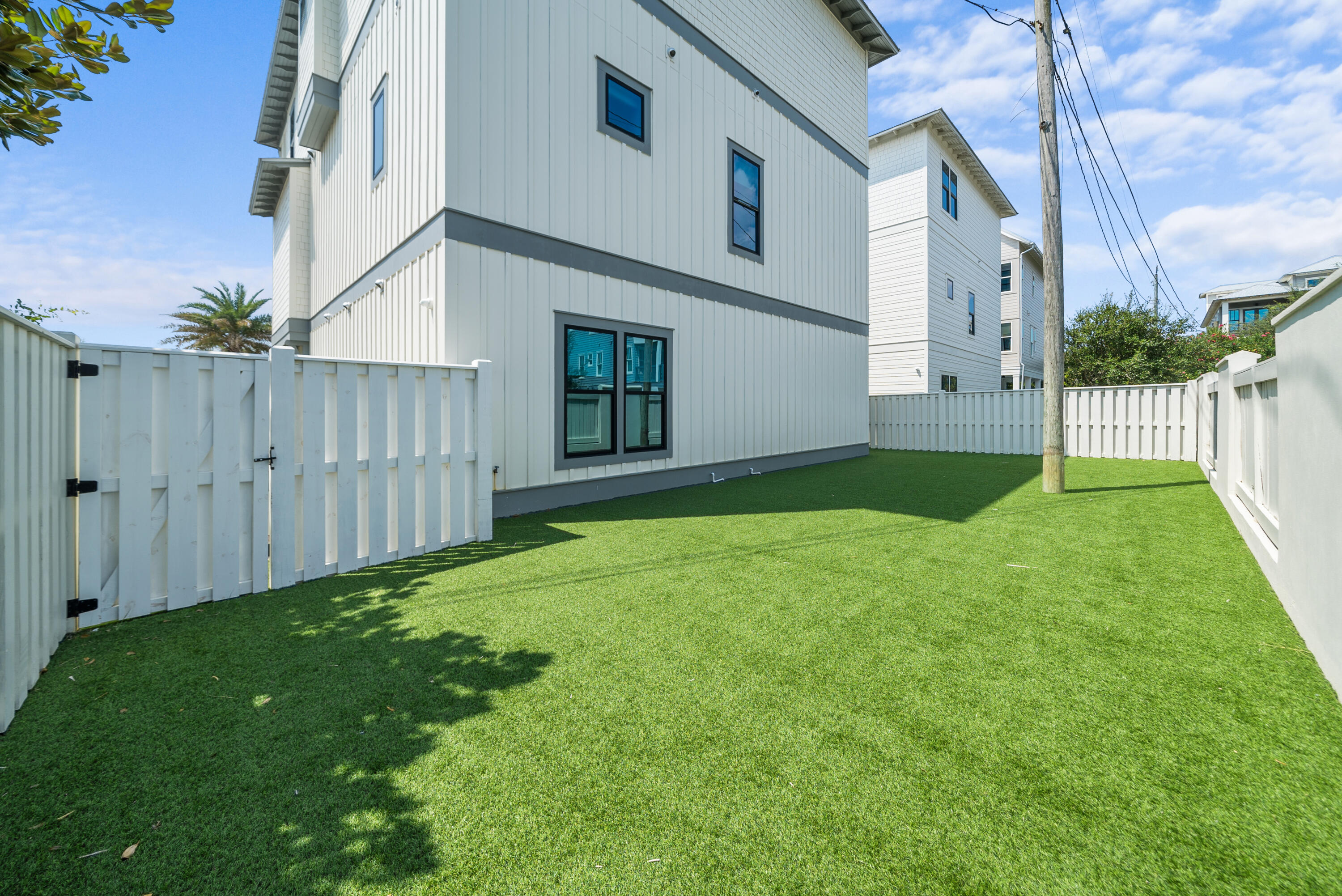Inlet Palms - Residential
