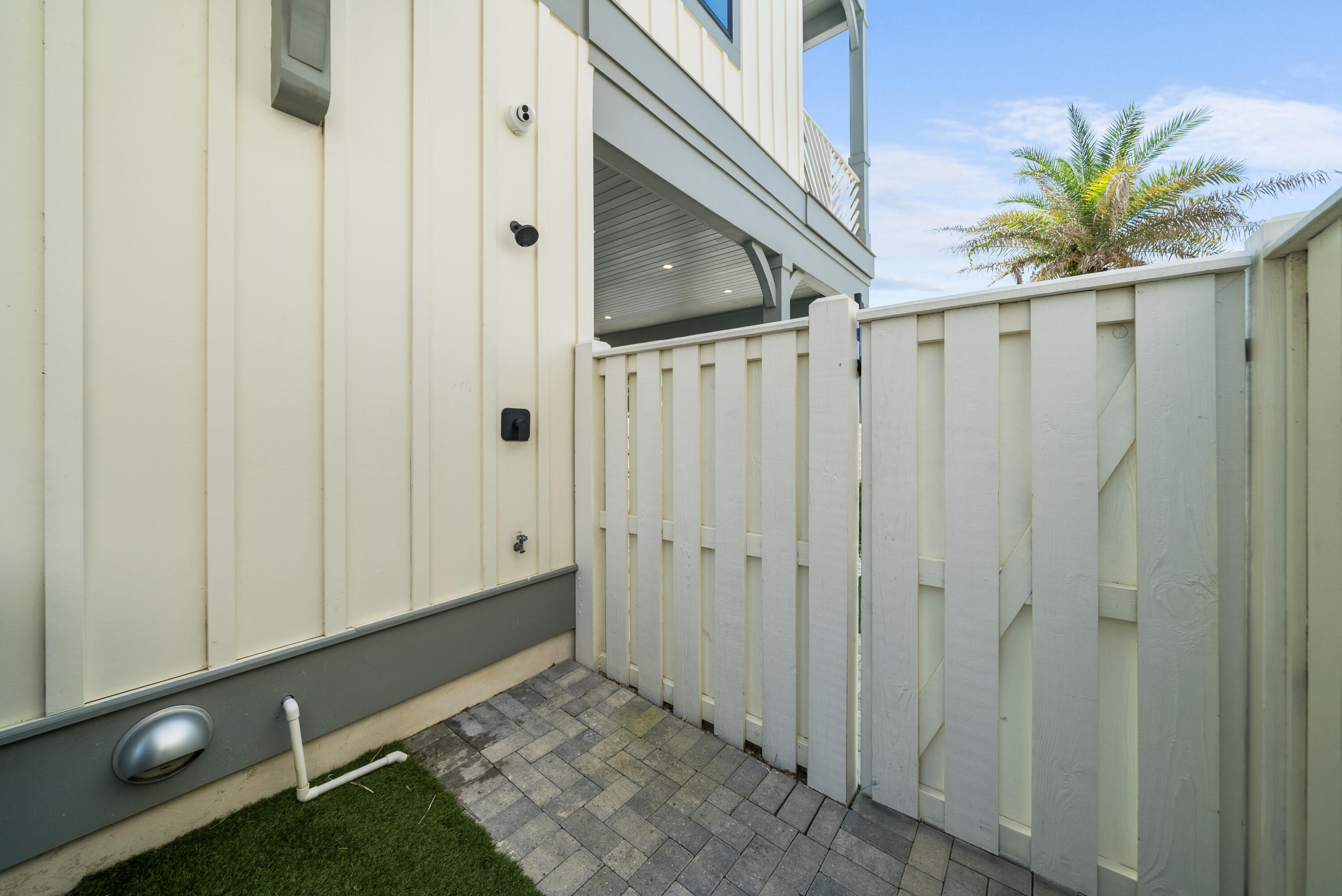 Inlet Palms - Residential