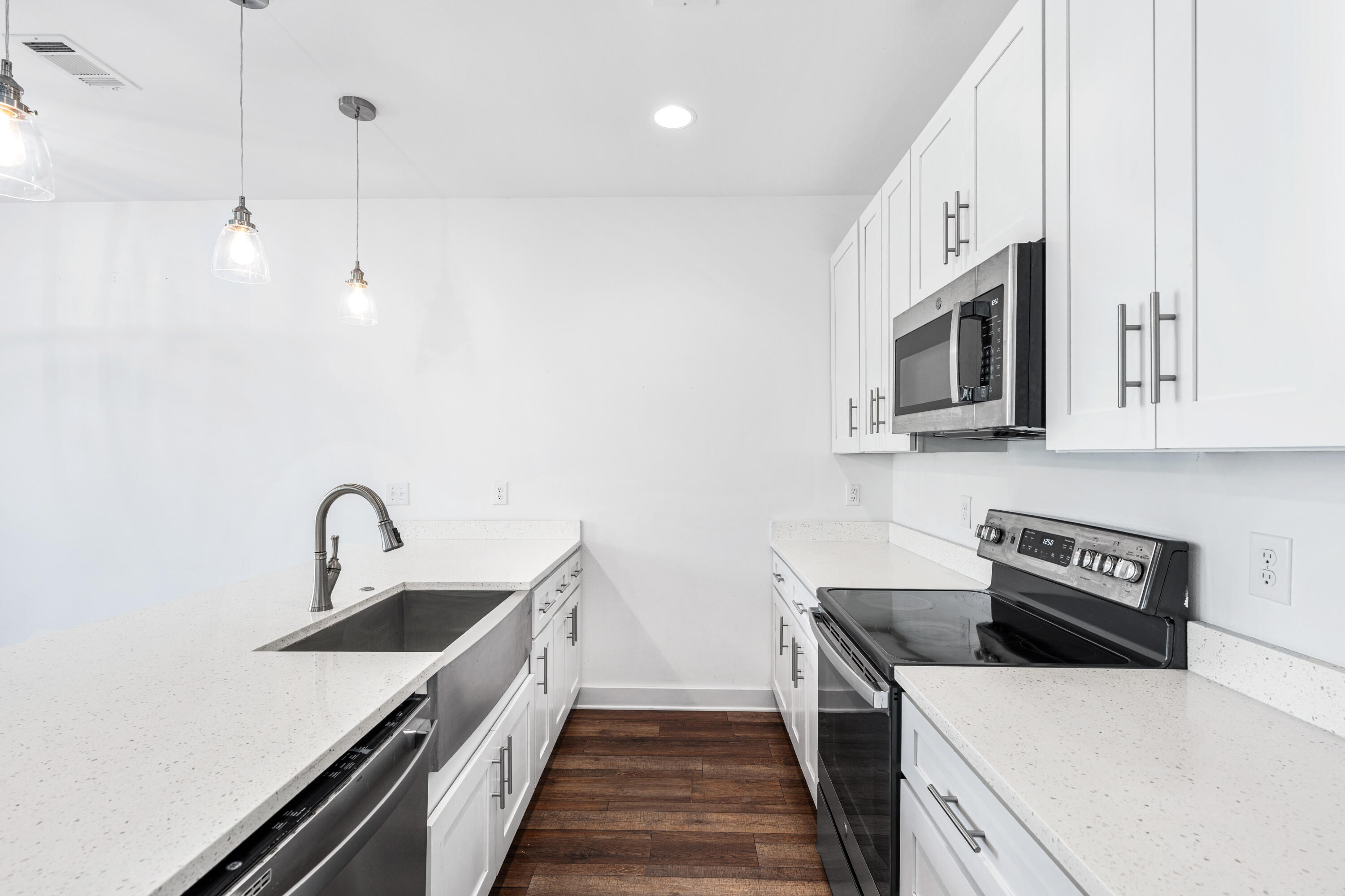 LIGHTHOUSE POINTE - Residential
