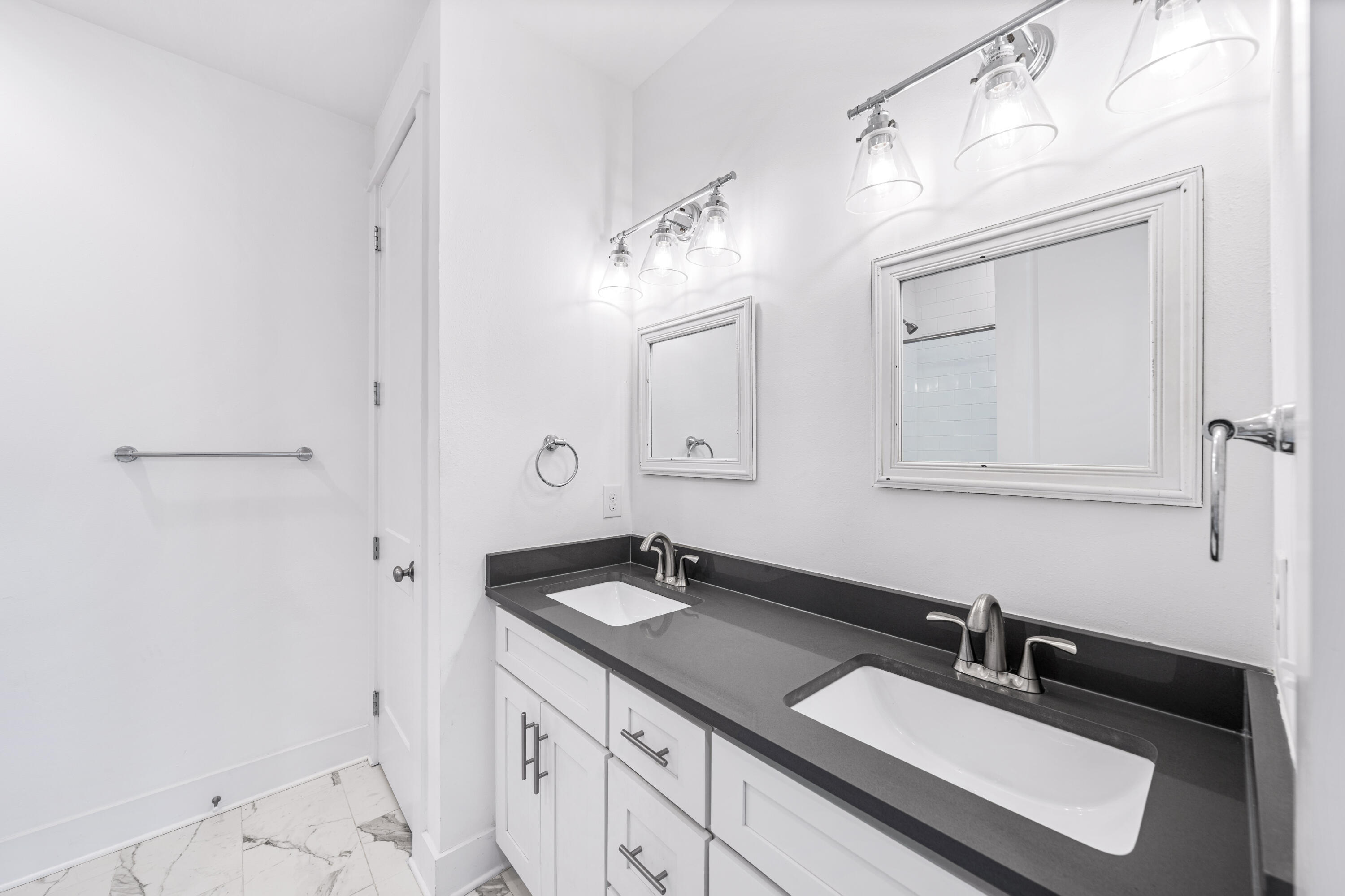 LIGHTHOUSE POINTE - Residential