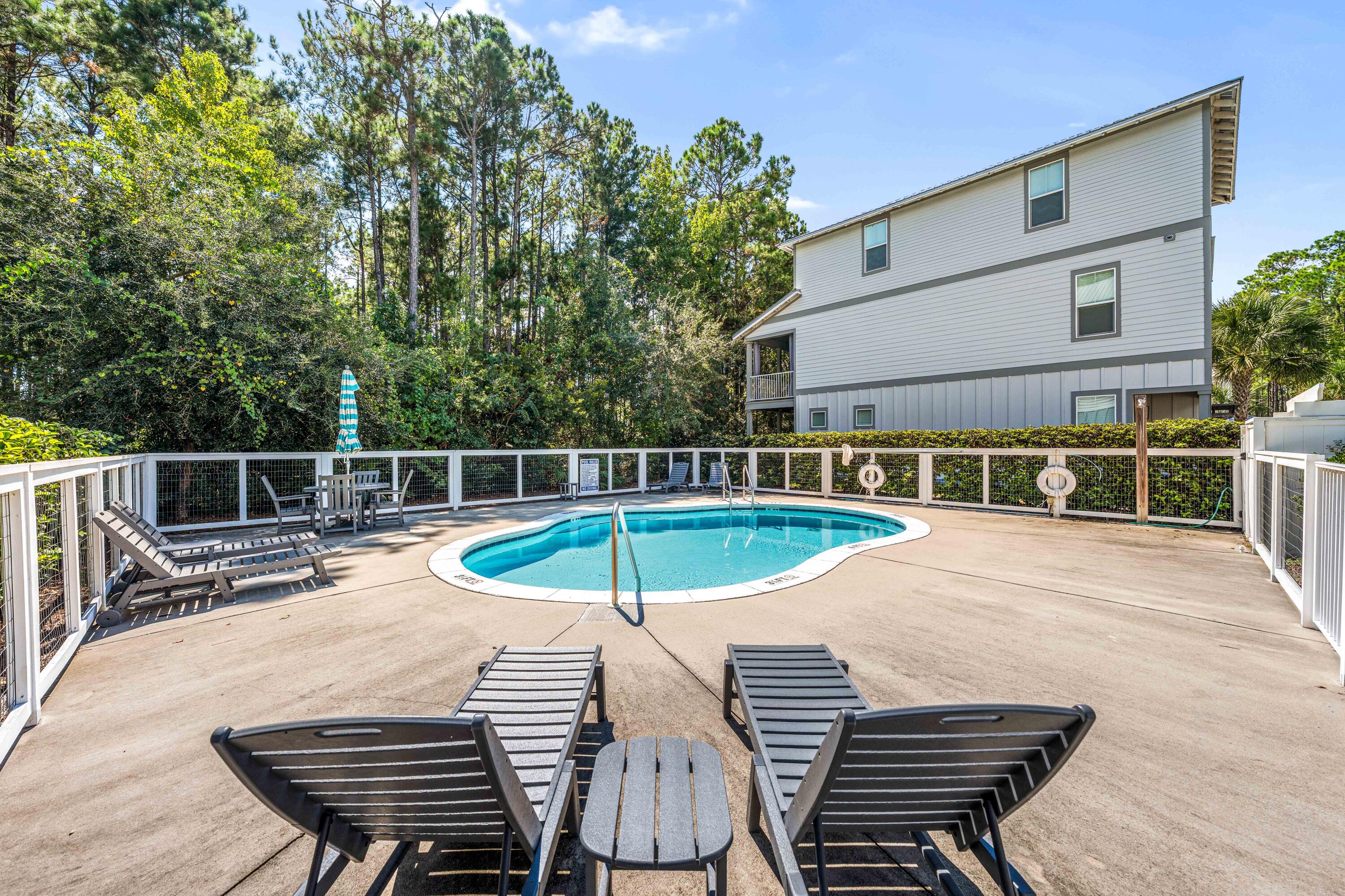 LIGHTHOUSE POINTE - Residential