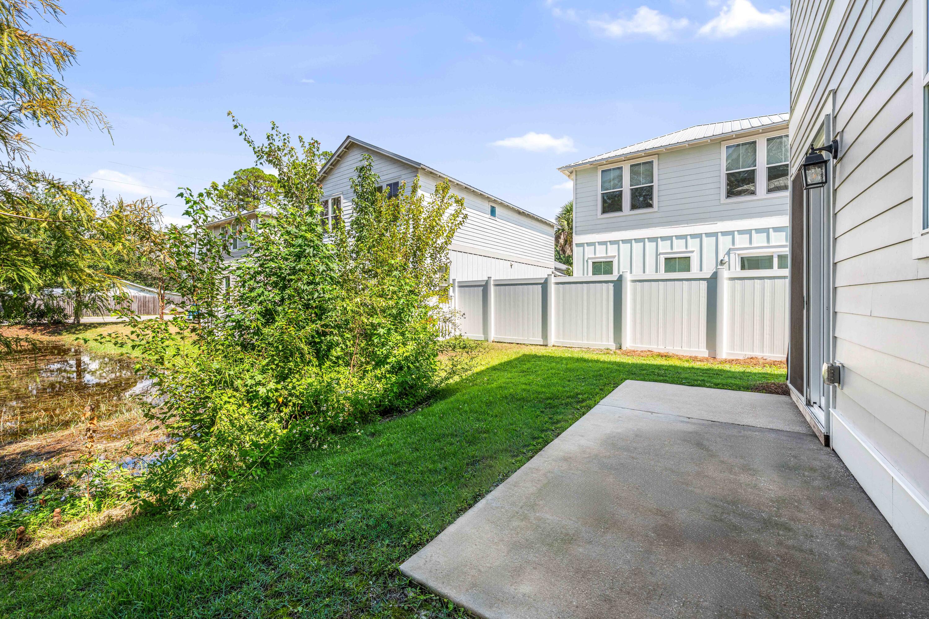 LIGHTHOUSE POINTE - Residential