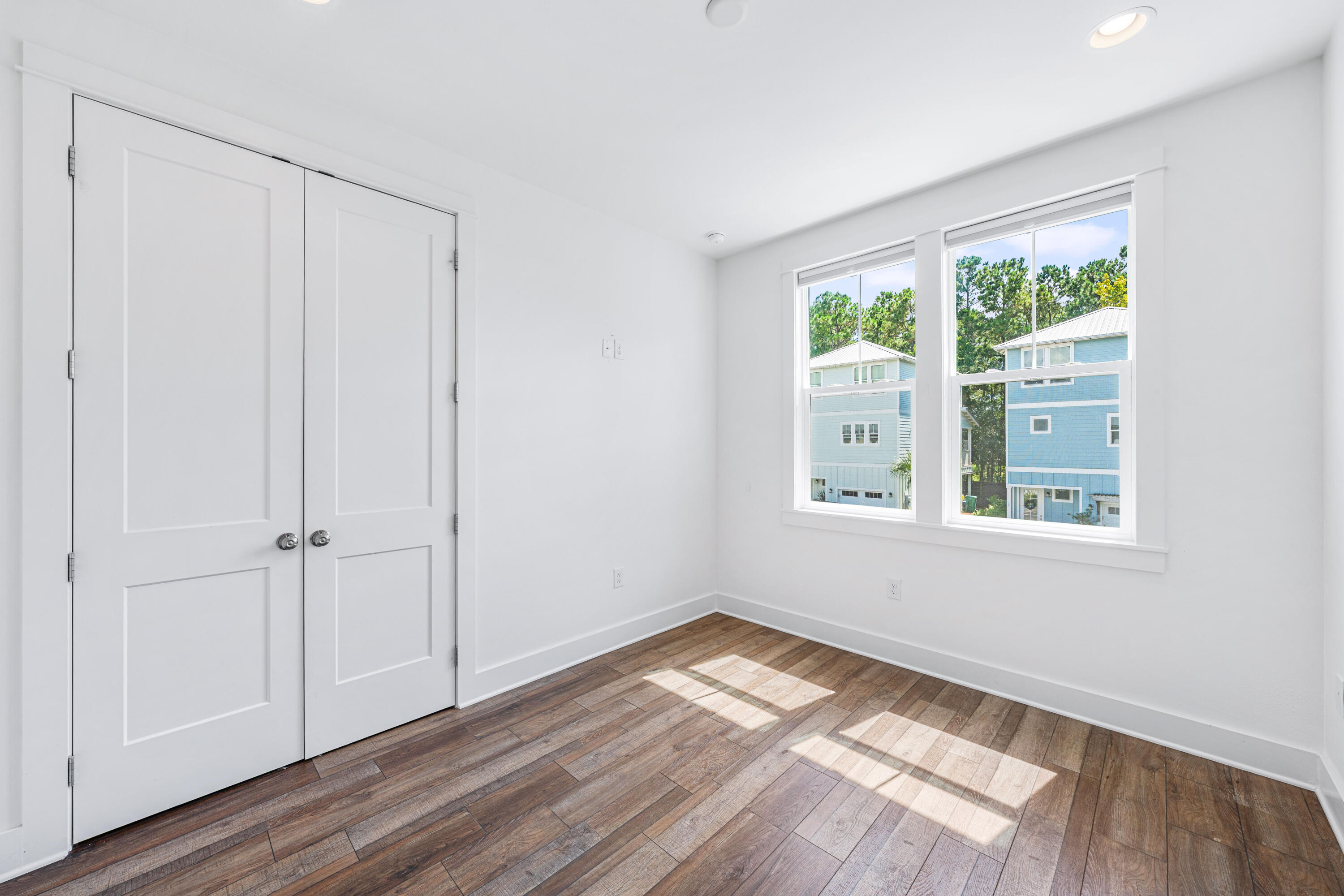 LIGHTHOUSE POINTE - Residential