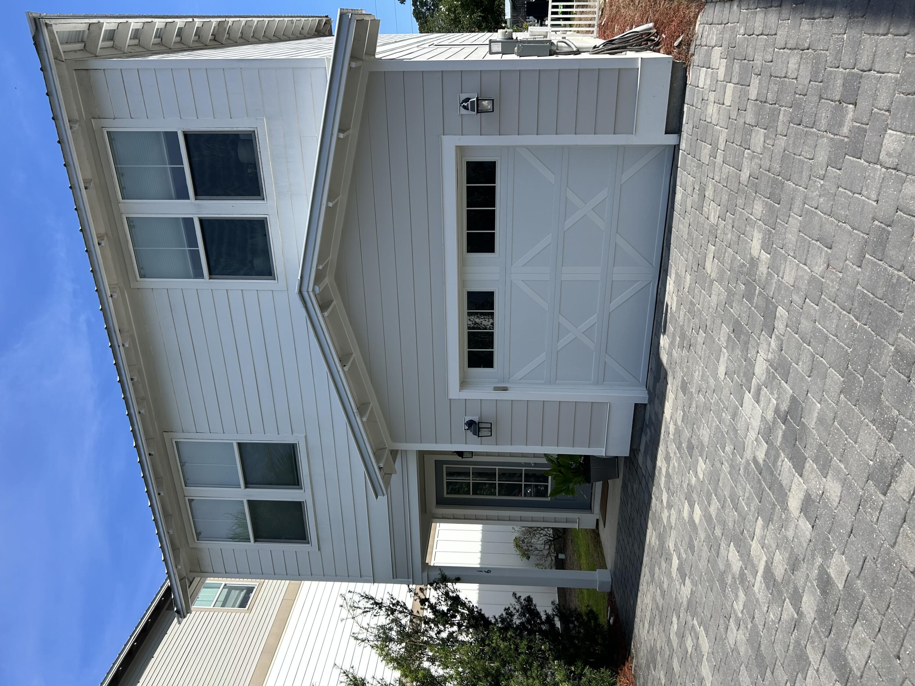 LIGHTHOUSE POINTE - Residential