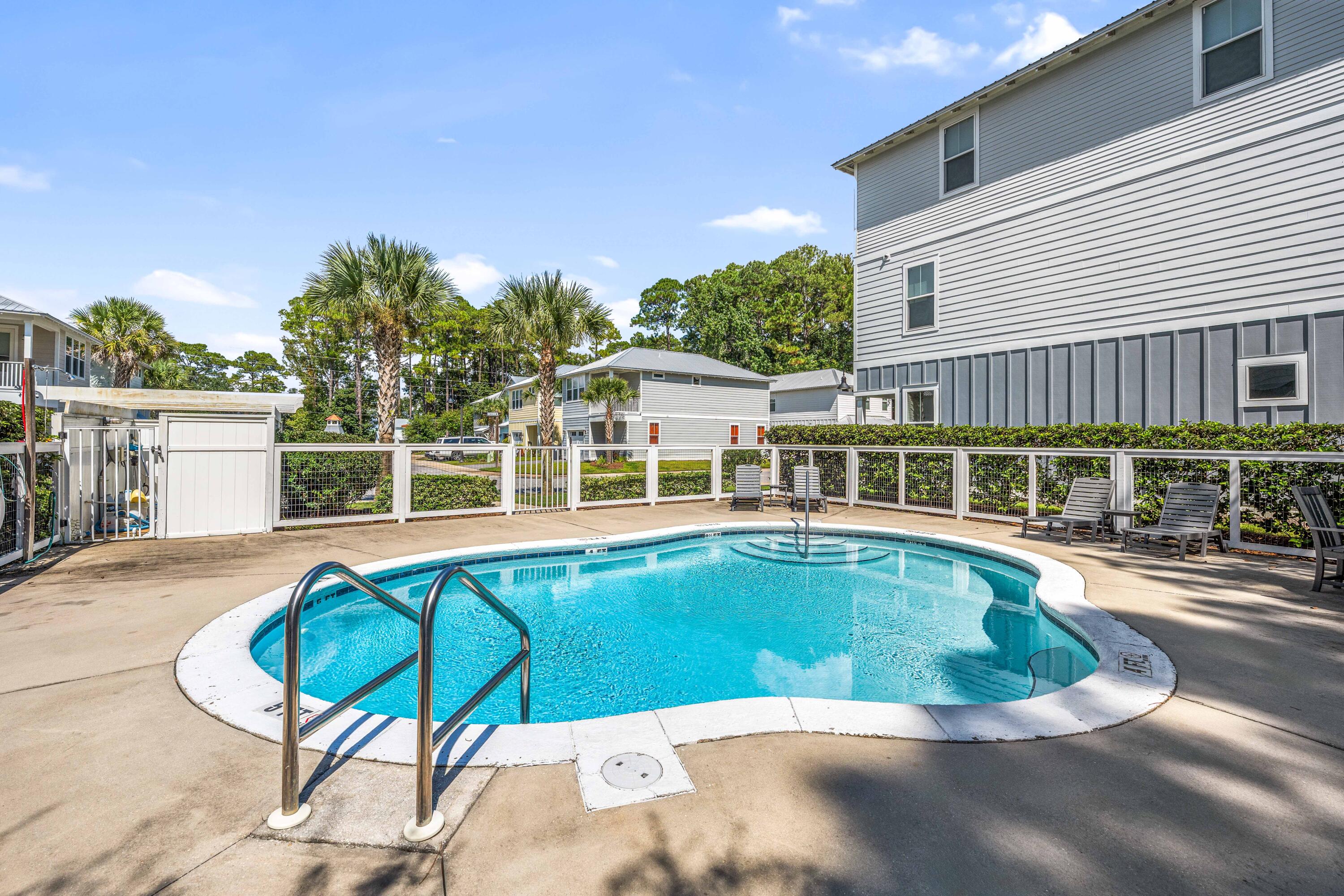 LIGHTHOUSE POINTE - Residential