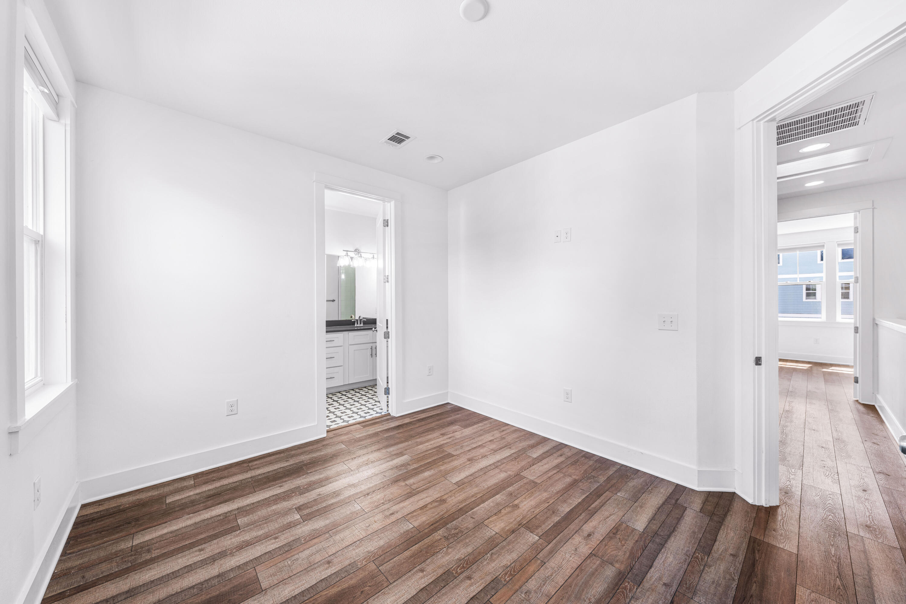 LIGHTHOUSE POINTE - Residential