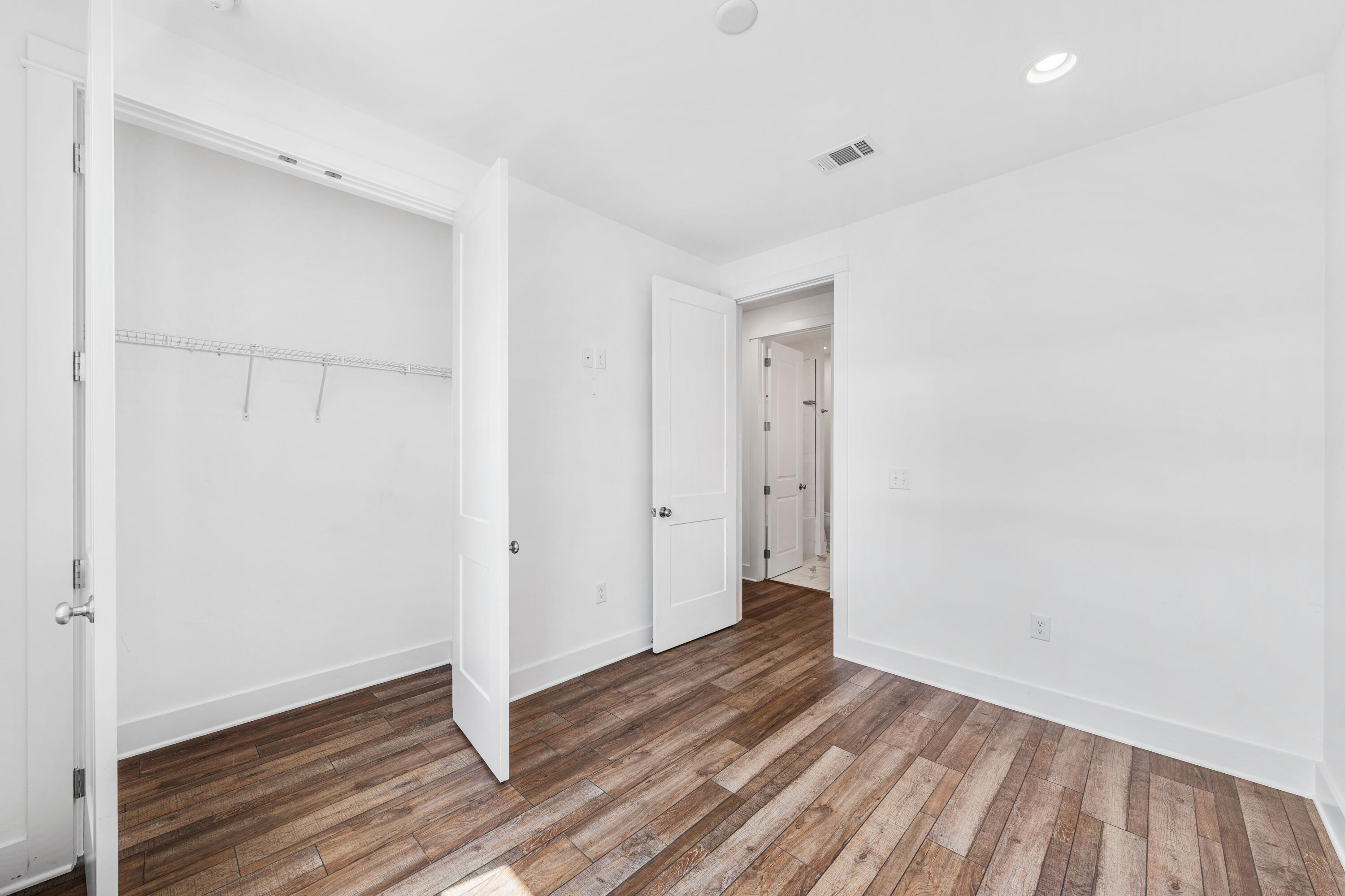 LIGHTHOUSE POINTE - Residential