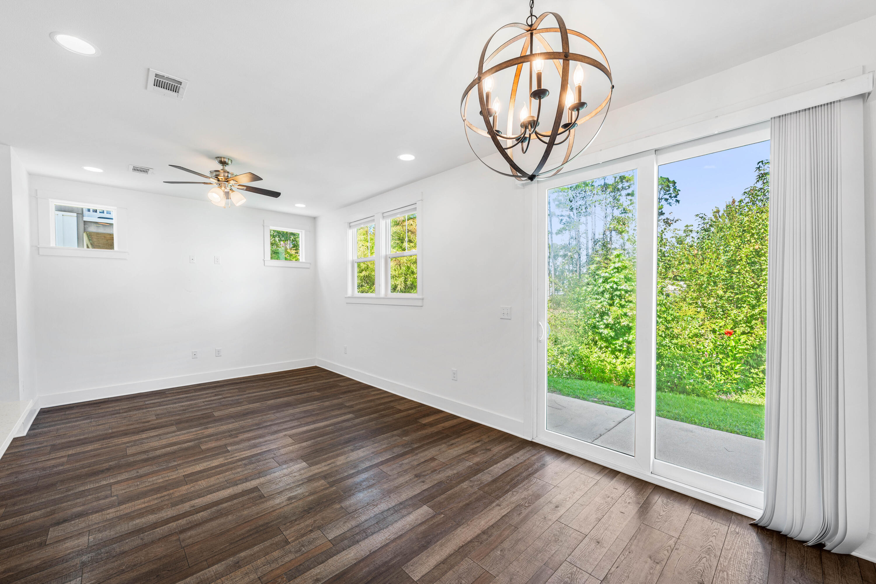 LIGHTHOUSE POINTE - Residential