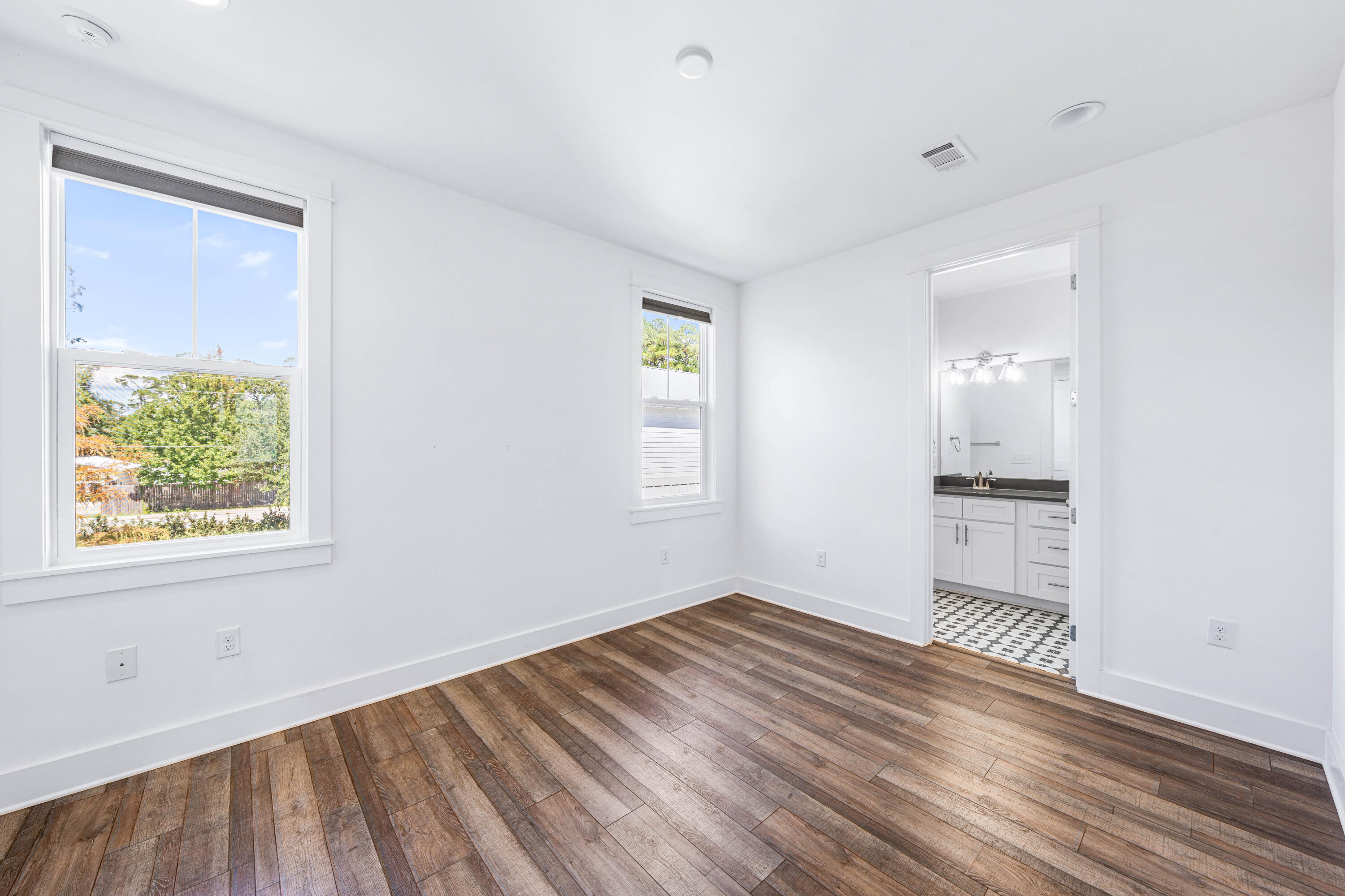 LIGHTHOUSE POINTE - Residential