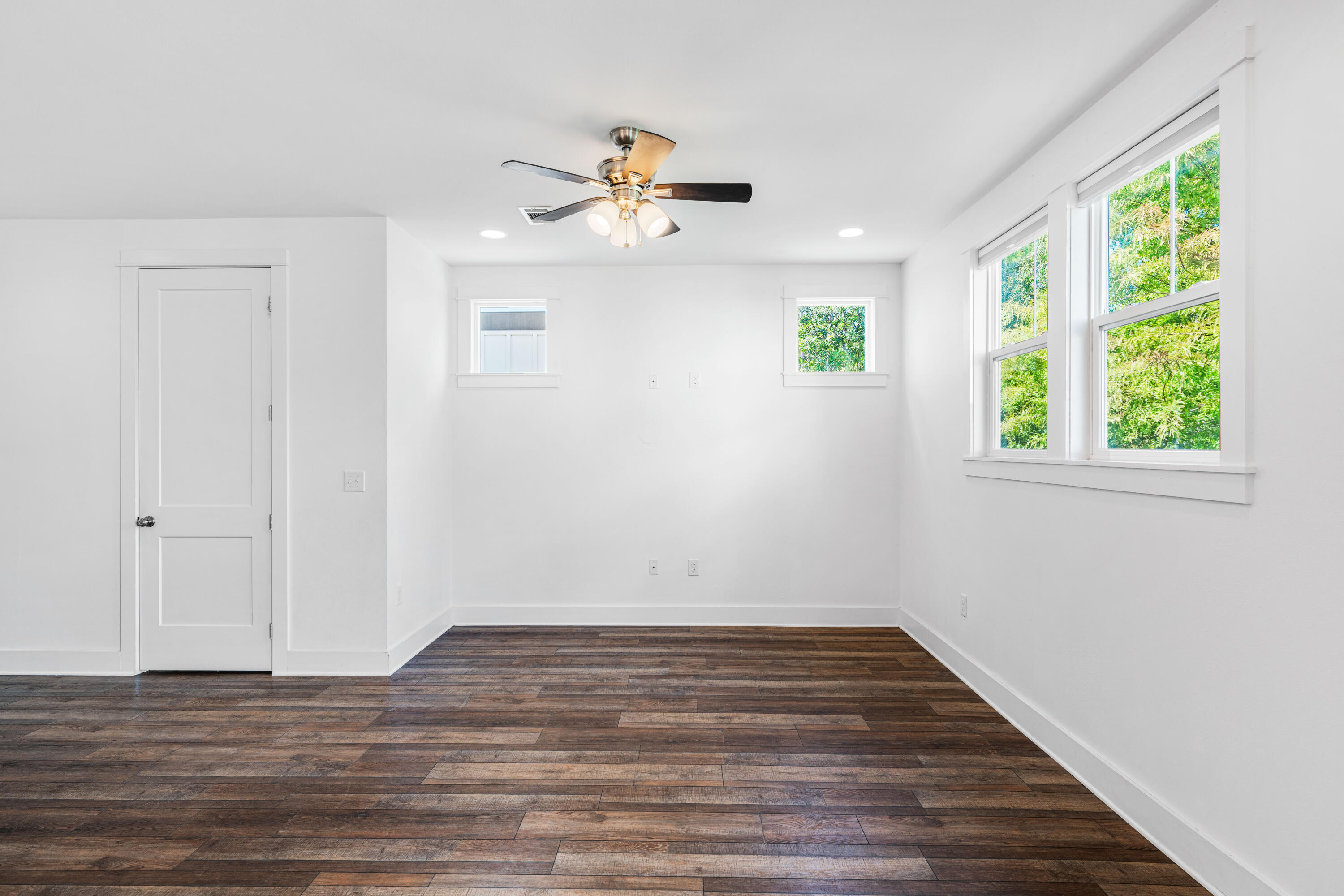 LIGHTHOUSE POINTE - Residential