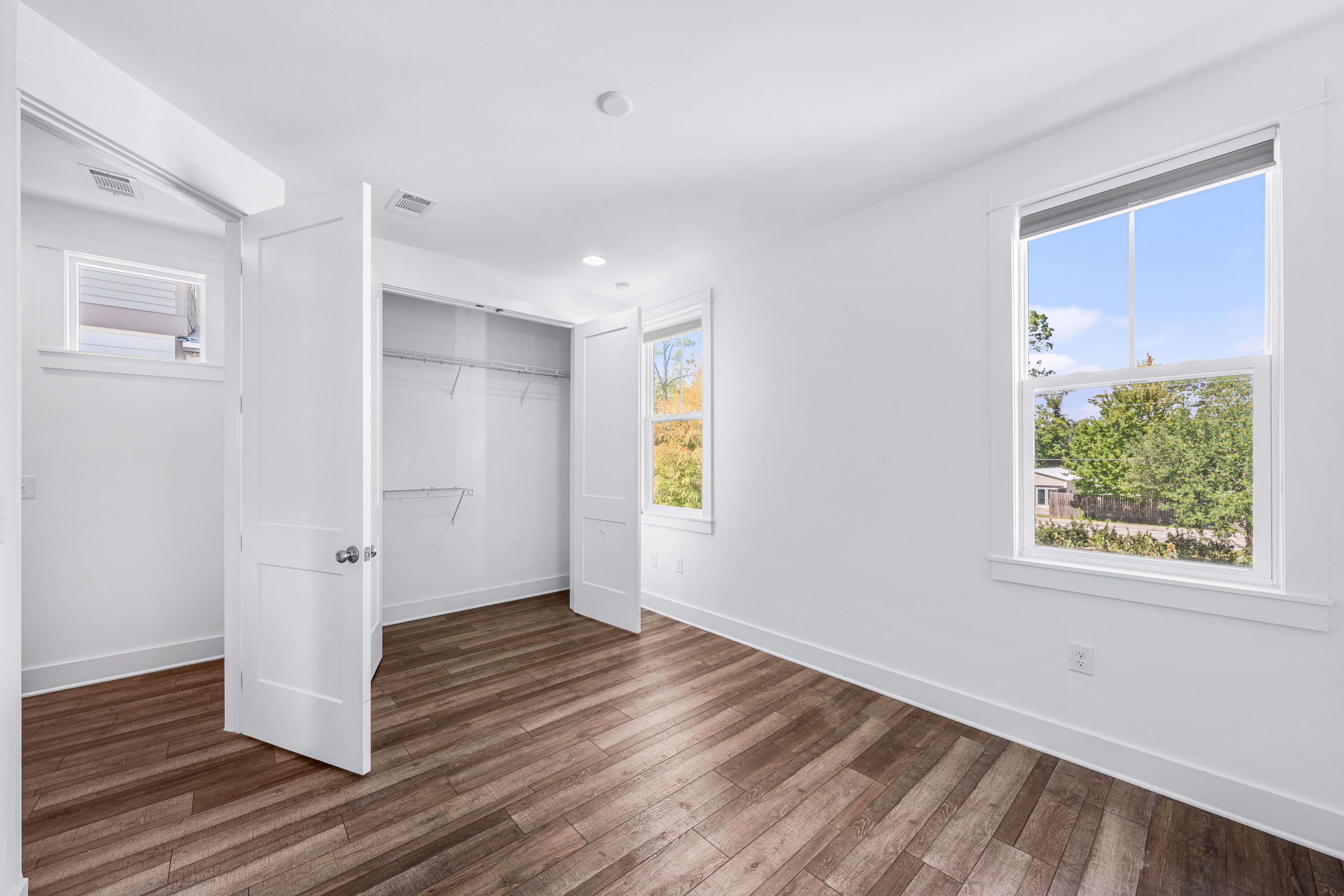 LIGHTHOUSE POINTE - Residential