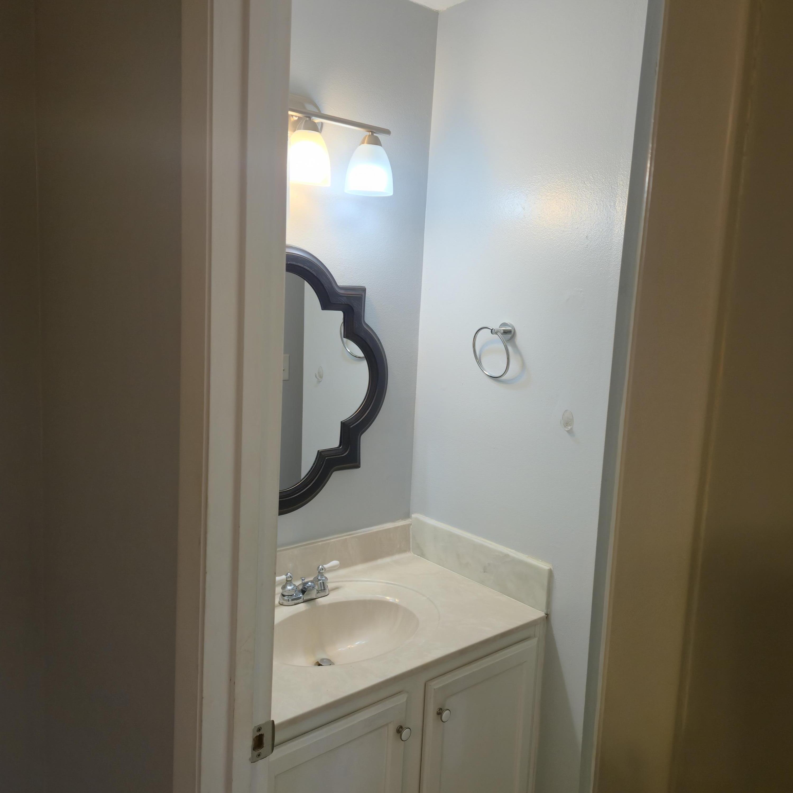 MANOR MANOR 2ND ADD - Residential Lease