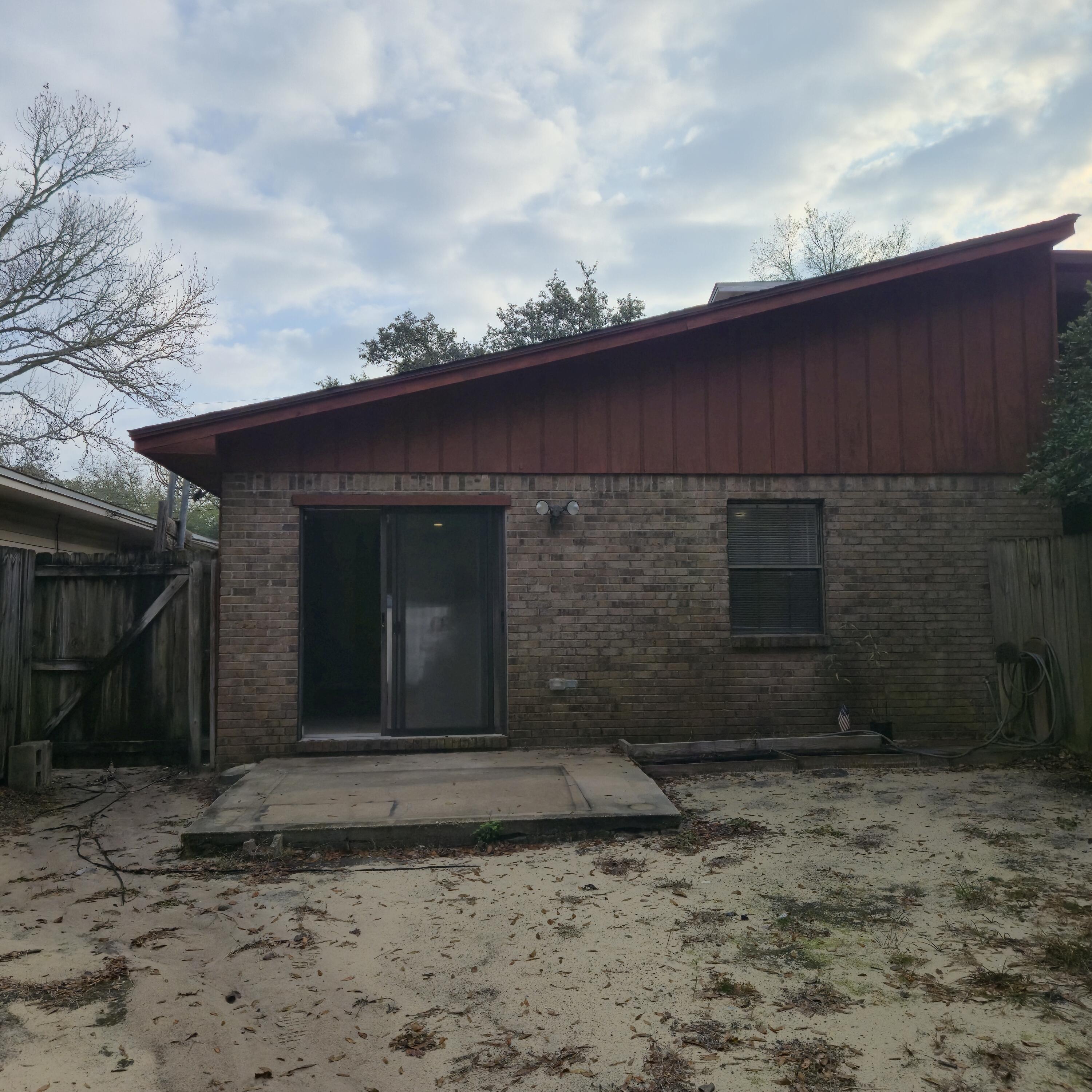 MANOR MANOR 2ND ADD - Residential Lease