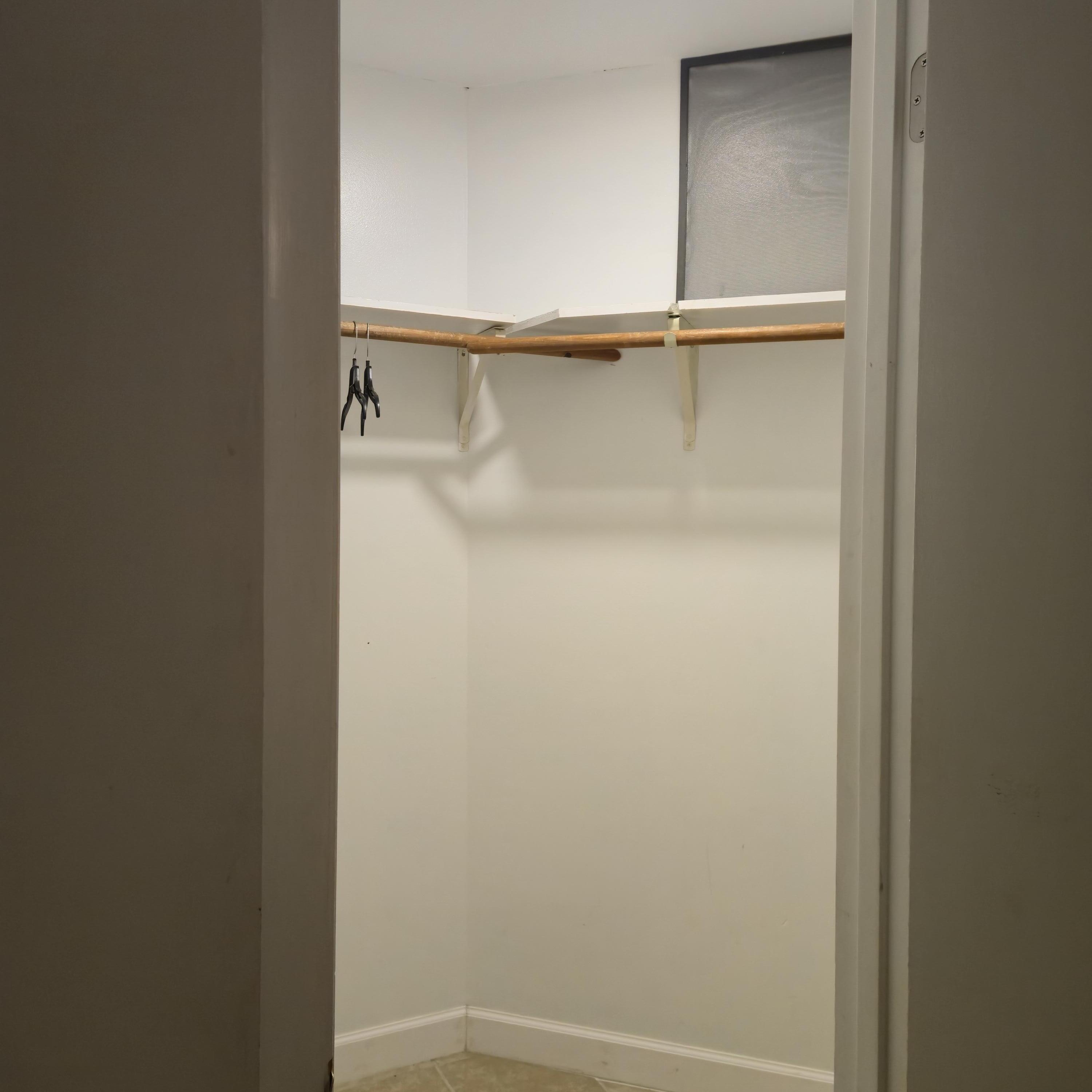 MANOR MANOR 2ND ADD - Residential Lease