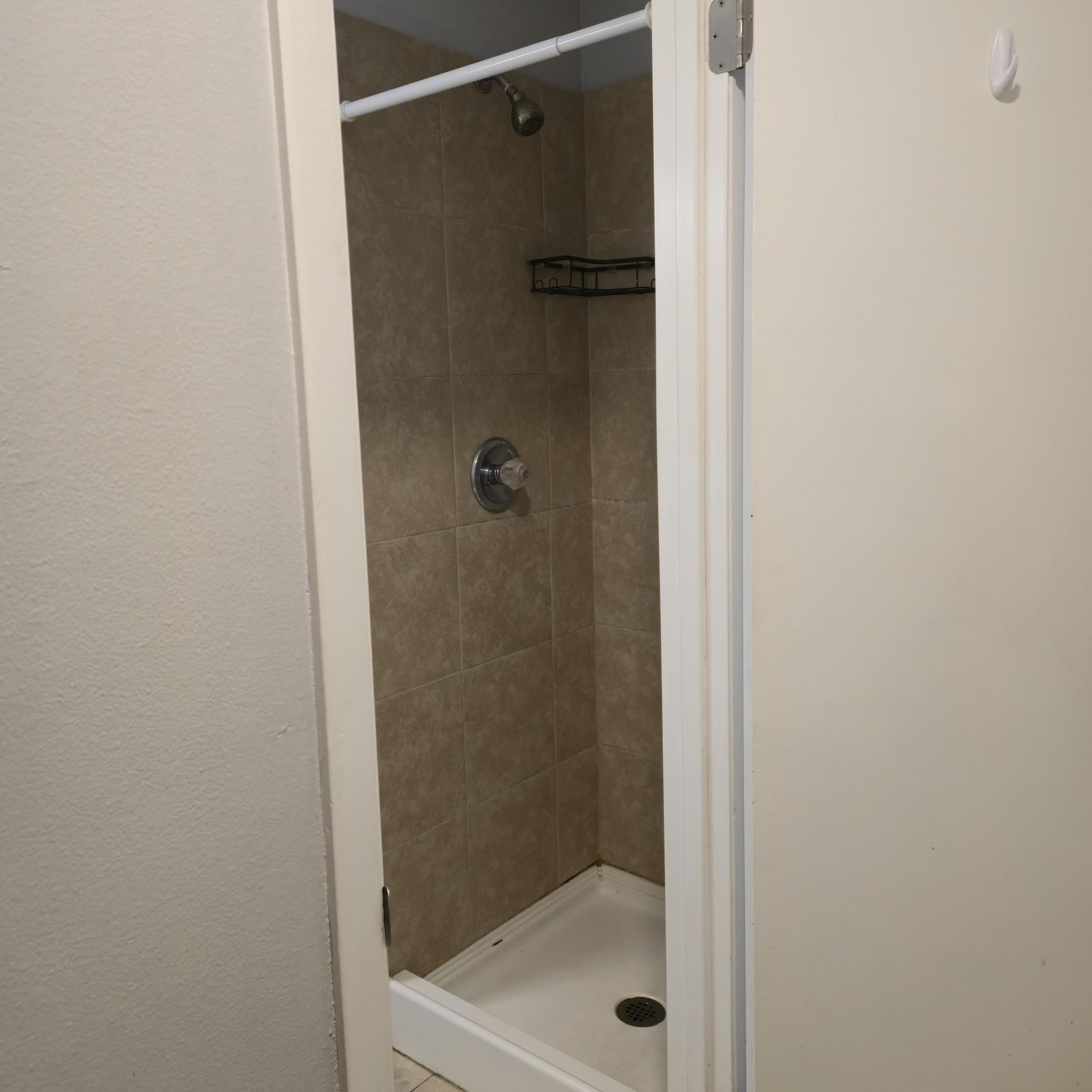 MANOR MANOR 2ND ADD - Residential Lease