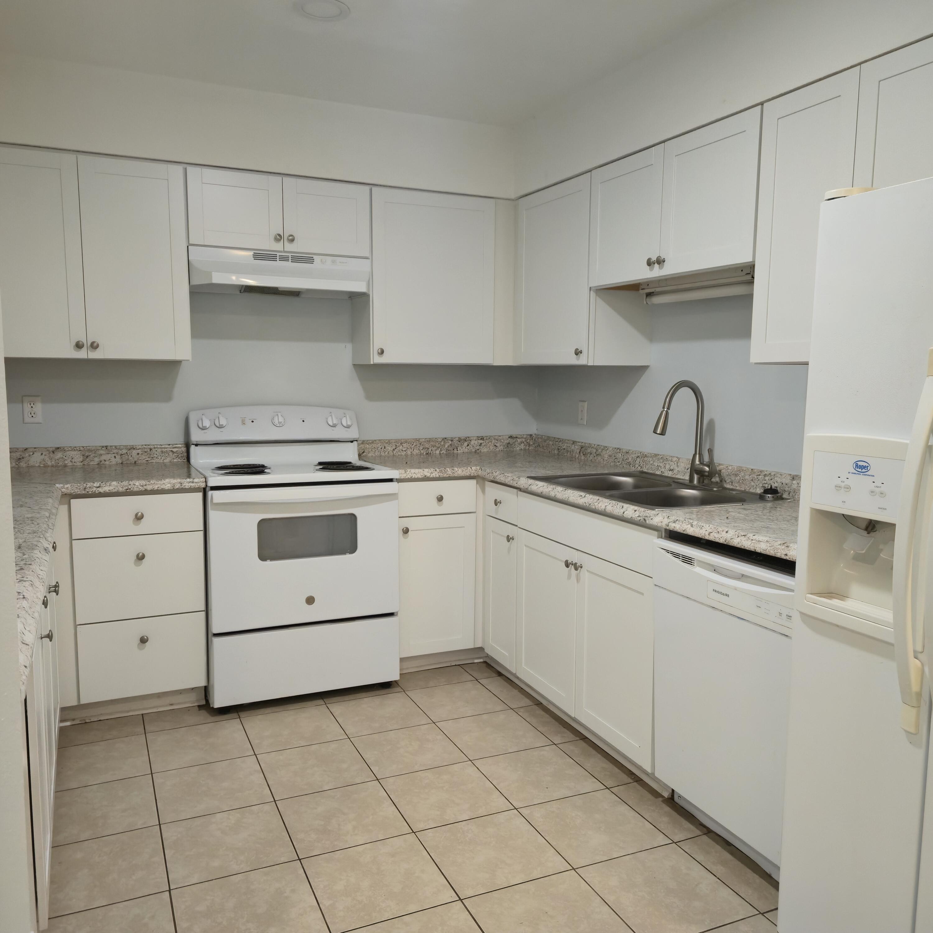 MANOR MANOR 2ND ADD - Residential Lease