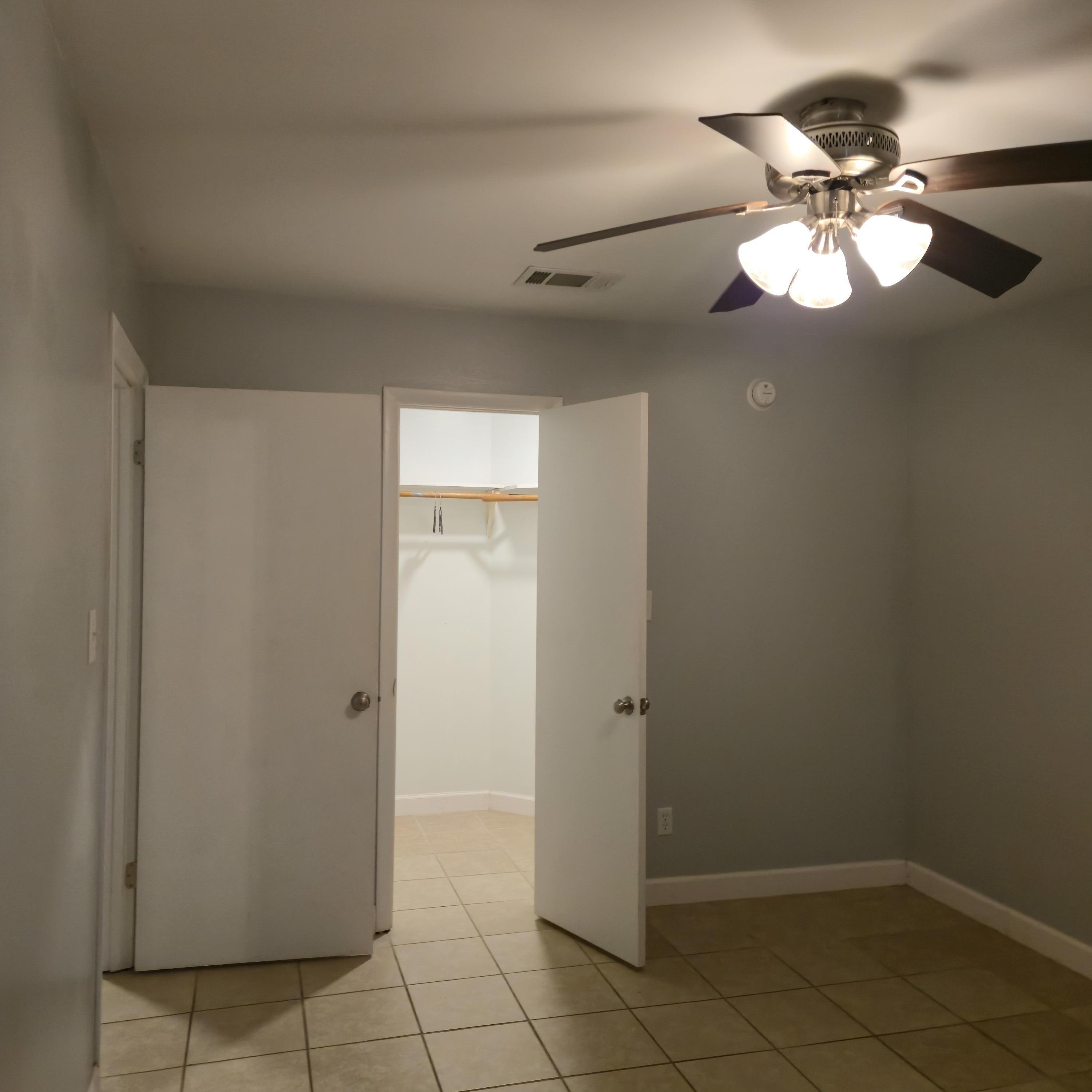 MANOR MANOR 2ND ADD - Residential Lease