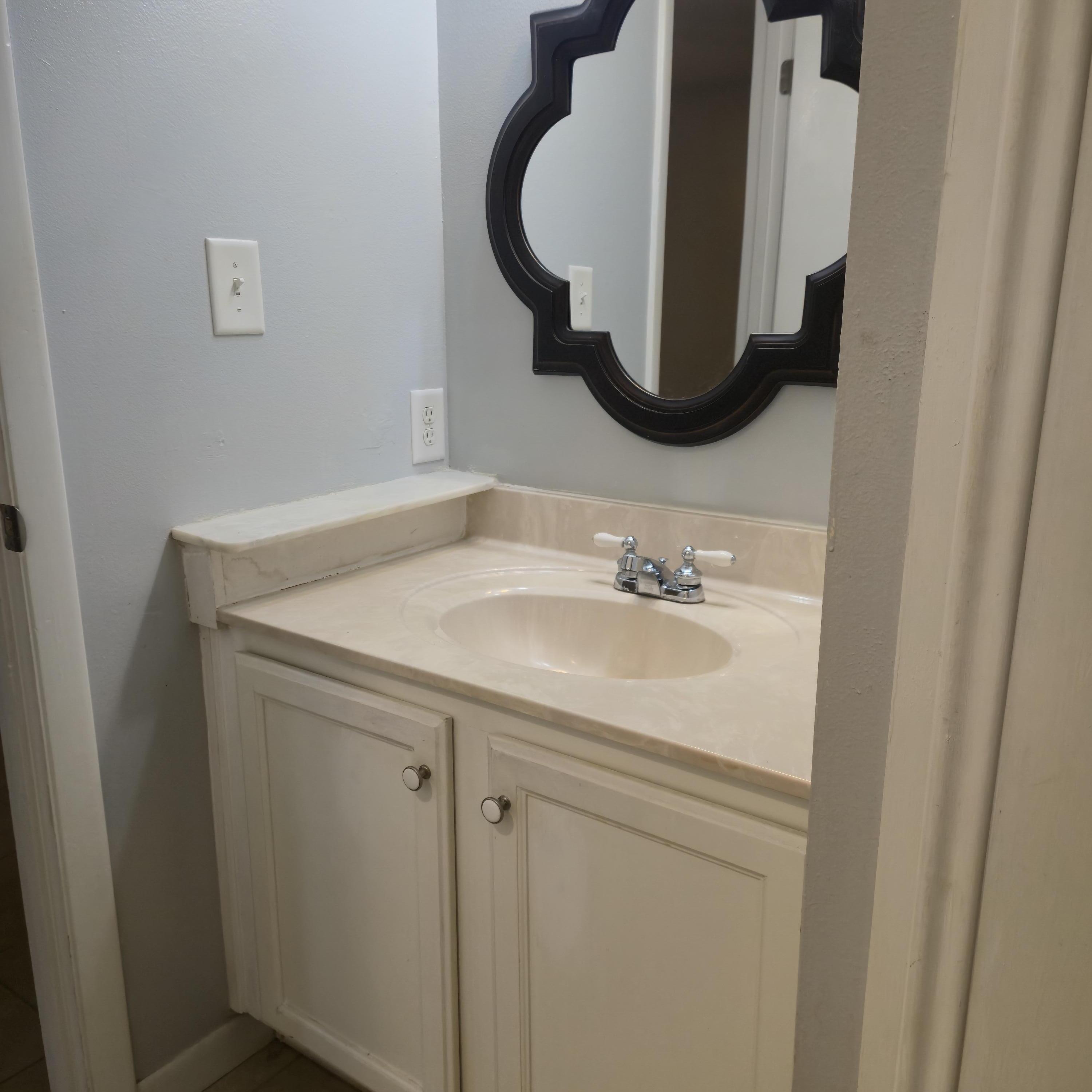 MANOR MANOR 2ND ADD - Residential Lease