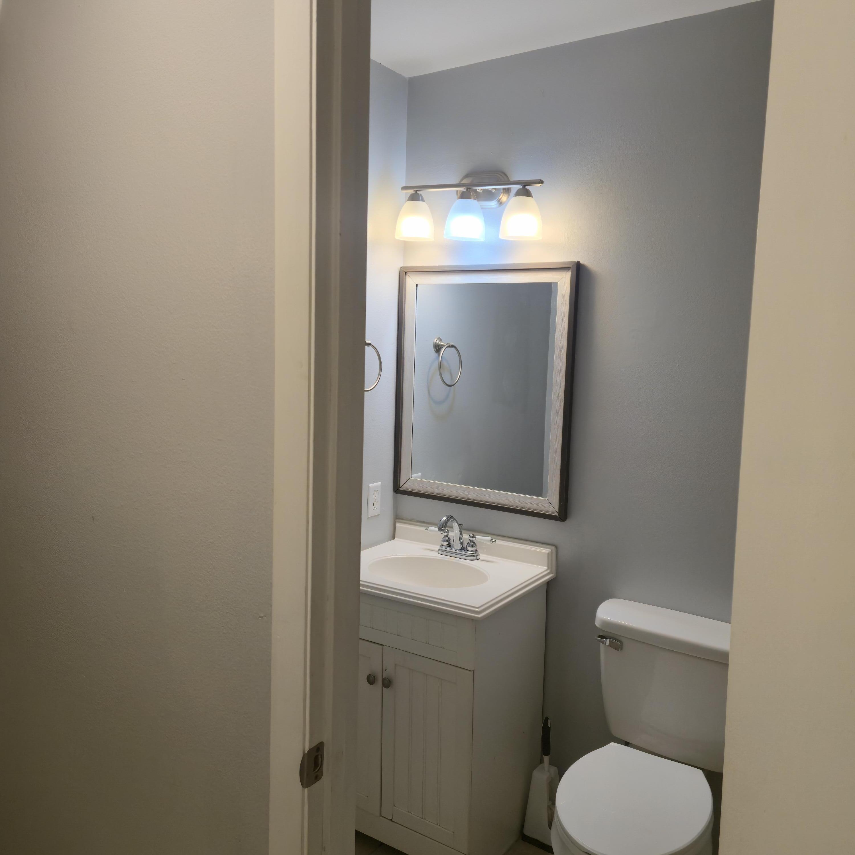 MANOR MANOR 2ND ADD - Residential Lease