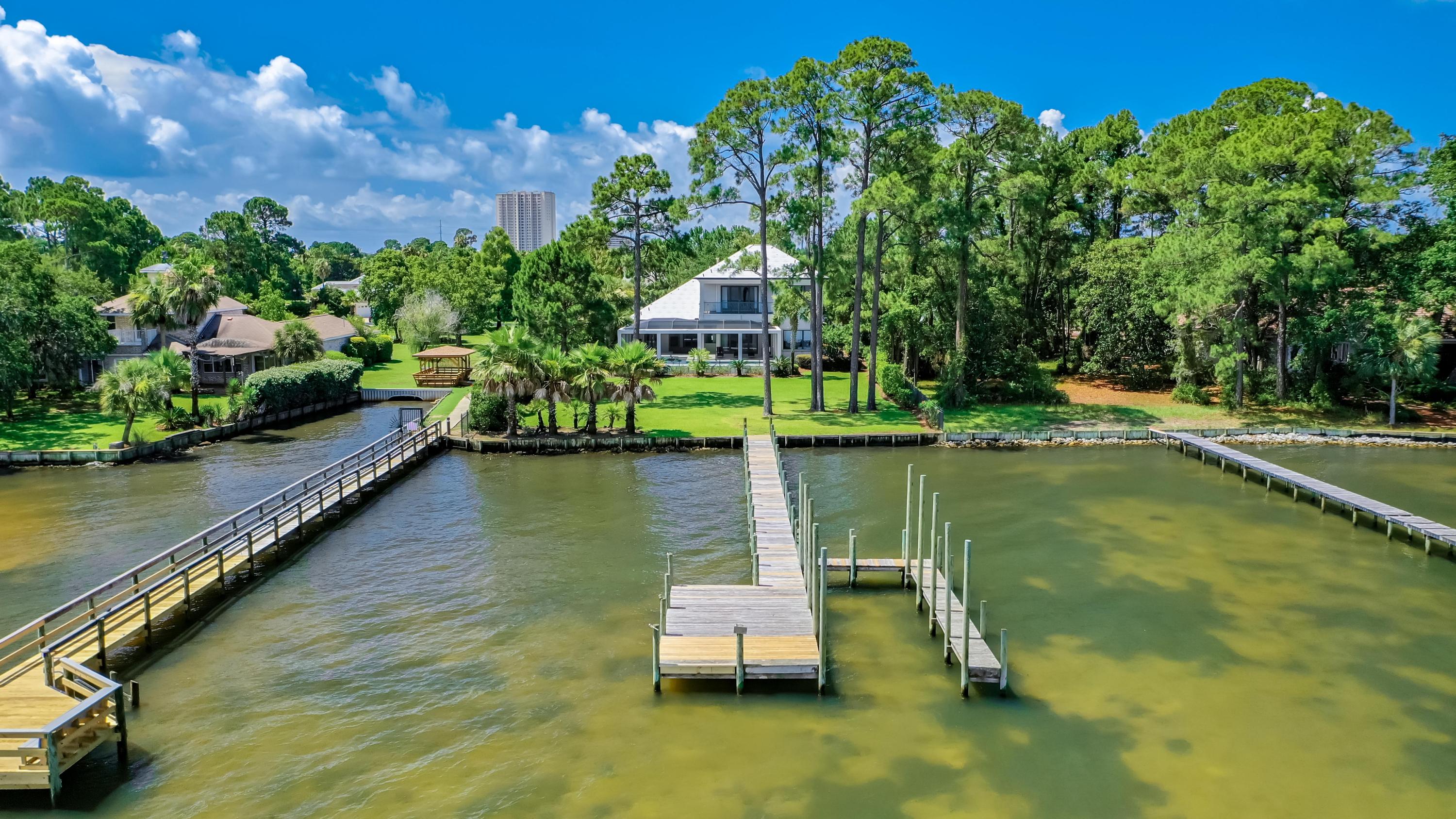 BAYSIDE - Residential