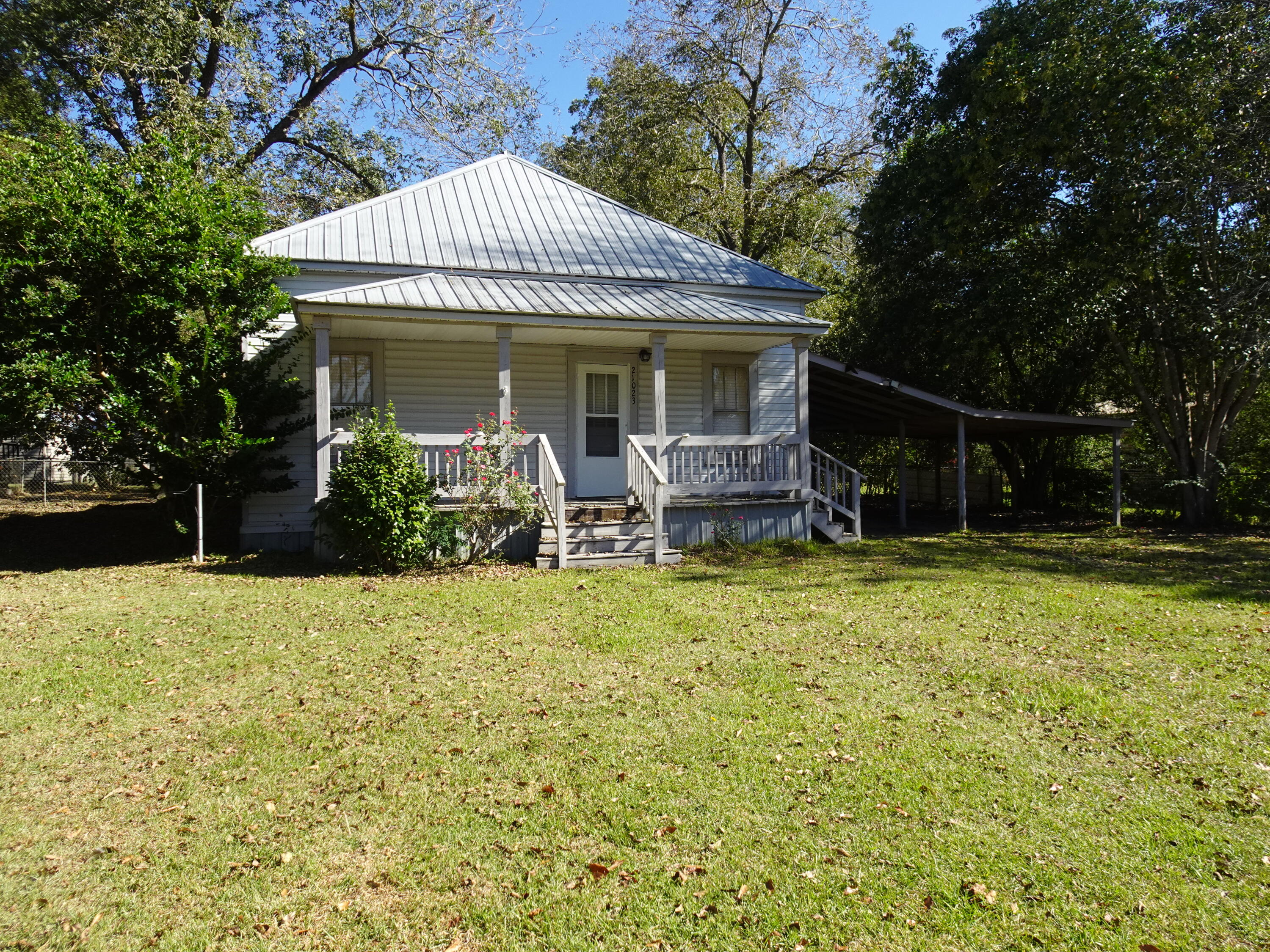 TOWN OF LOCKHART - Residential