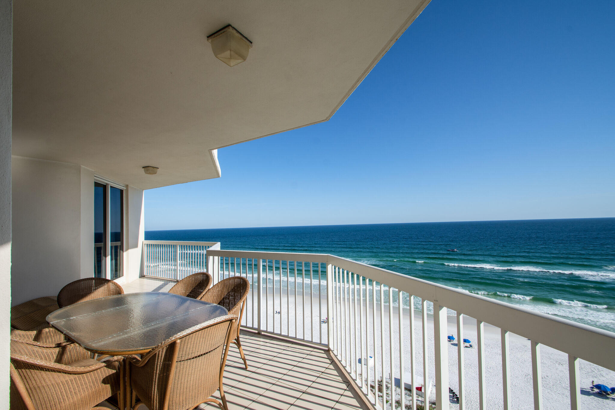 SILVER BEACH TOWERS - Residential
