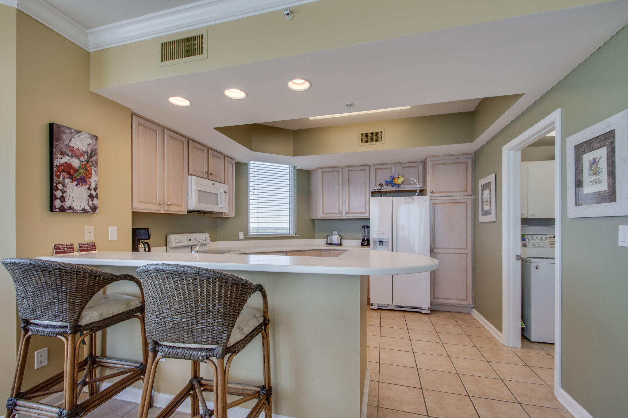 SILVER BEACH TOWERS - Residential