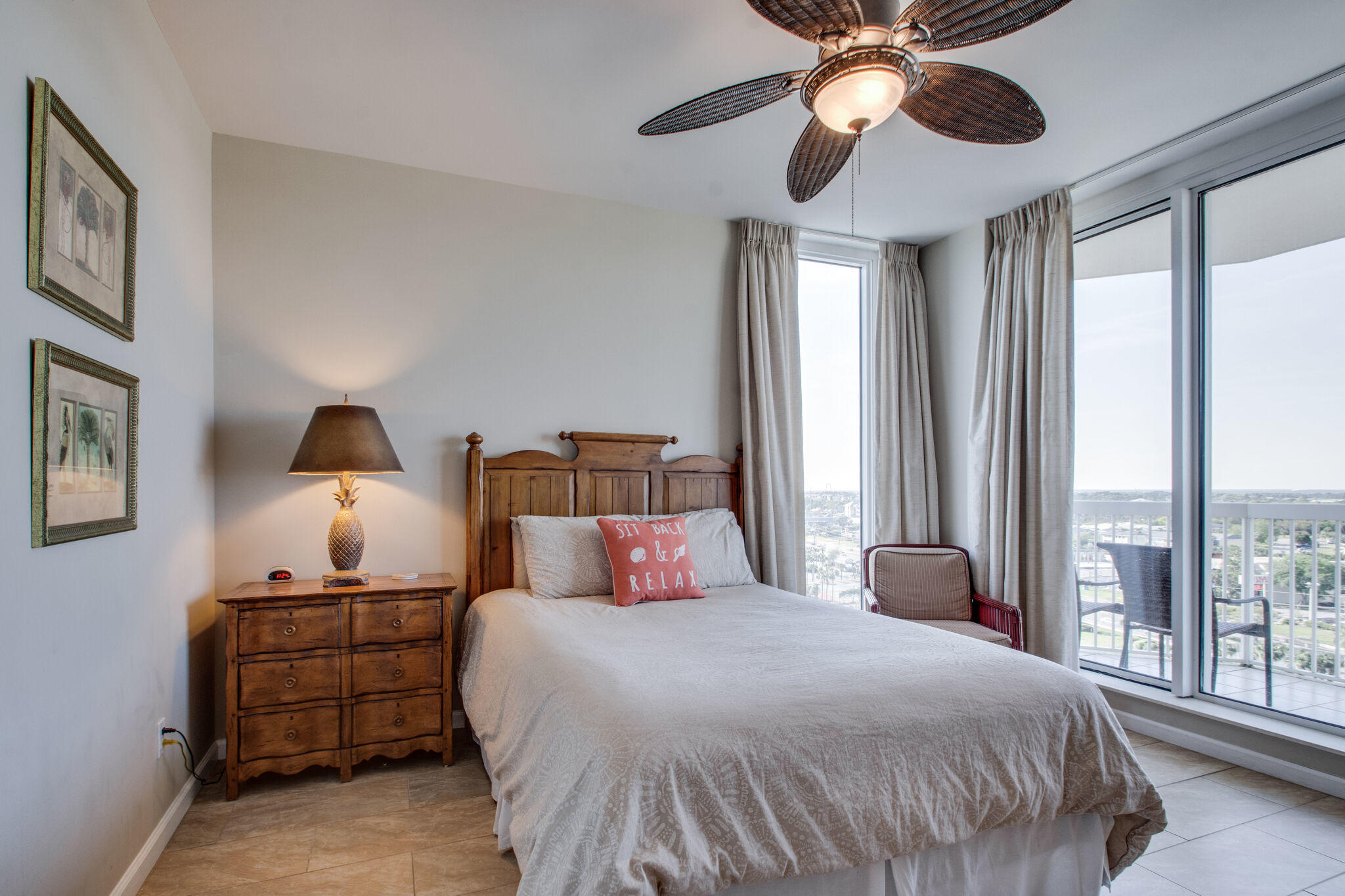 SILVER BEACH TOWERS - Residential