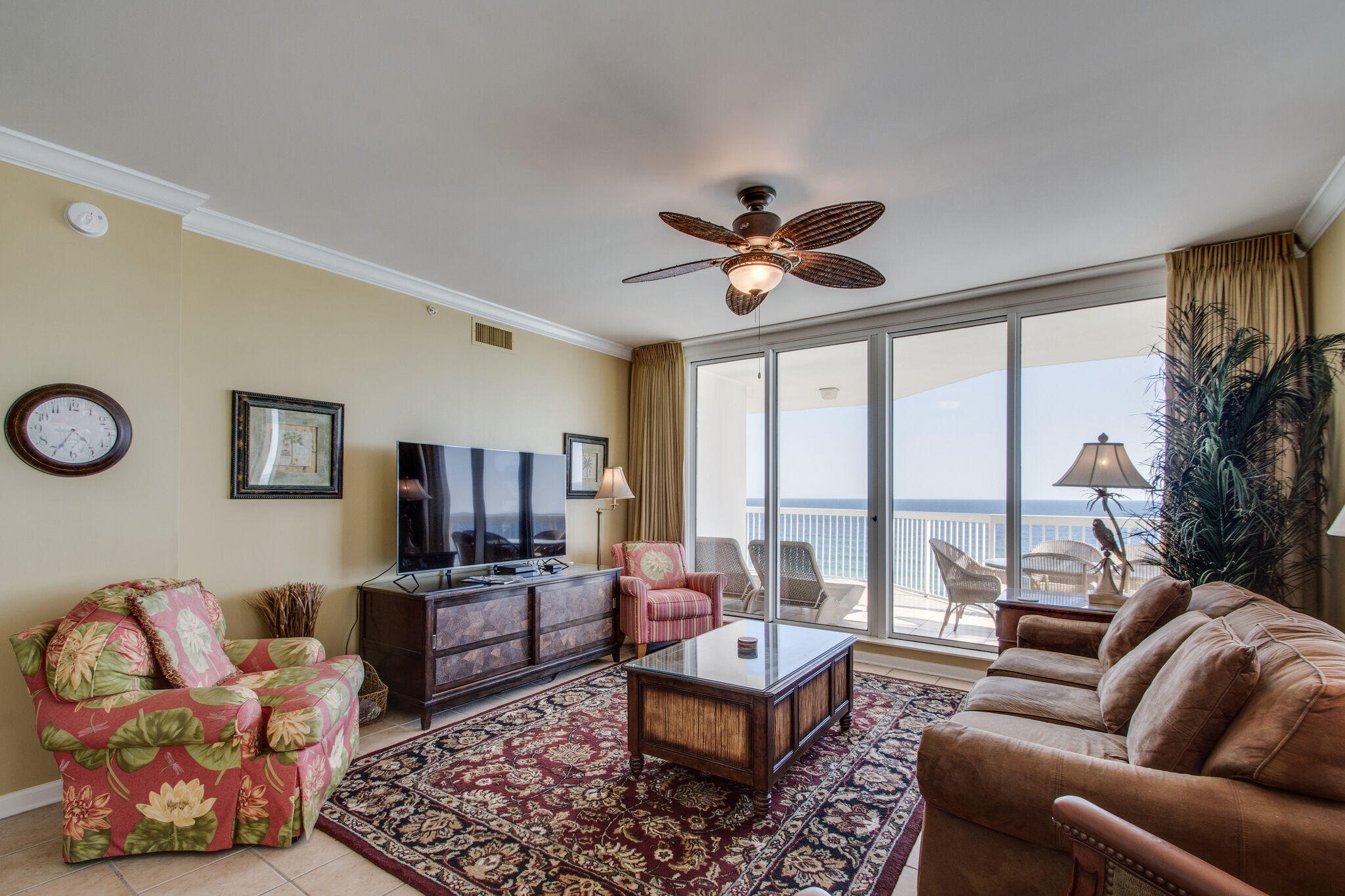 SILVER BEACH TOWERS - Residential