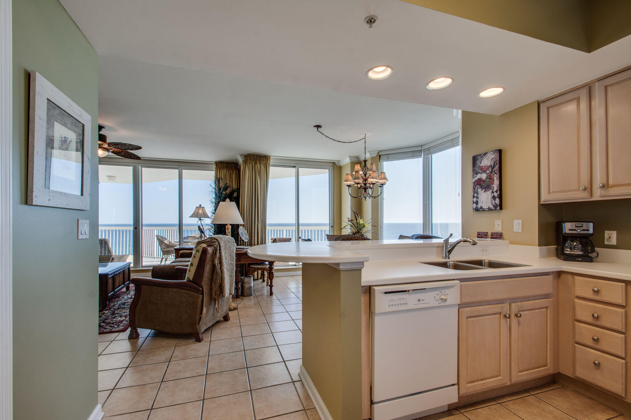 SILVER BEACH TOWERS - Residential