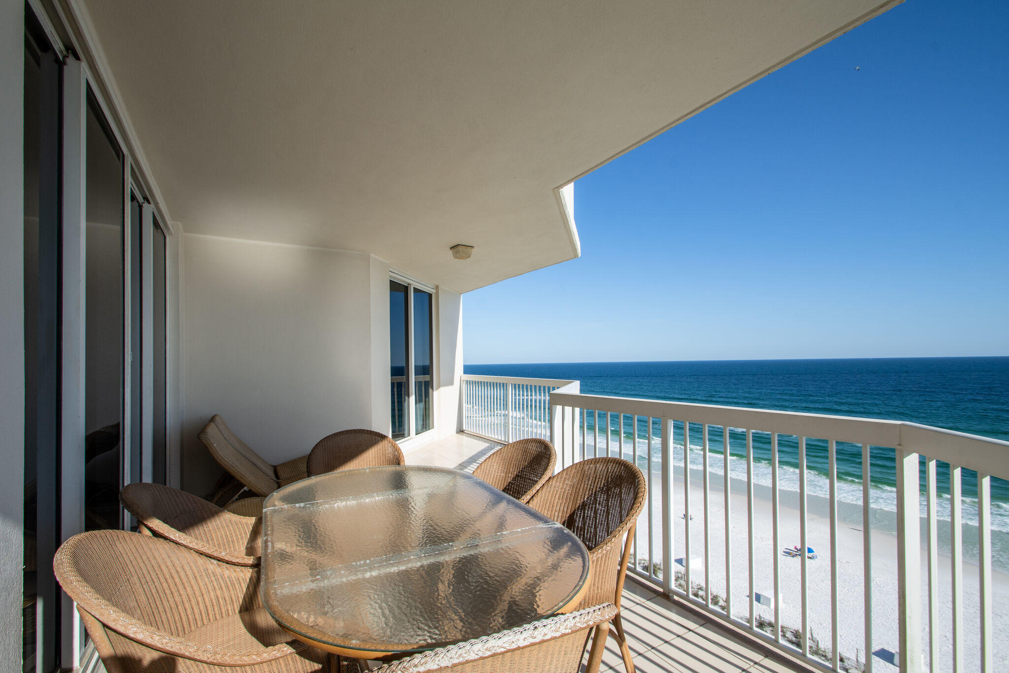 SILVER BEACH TOWERS - Residential