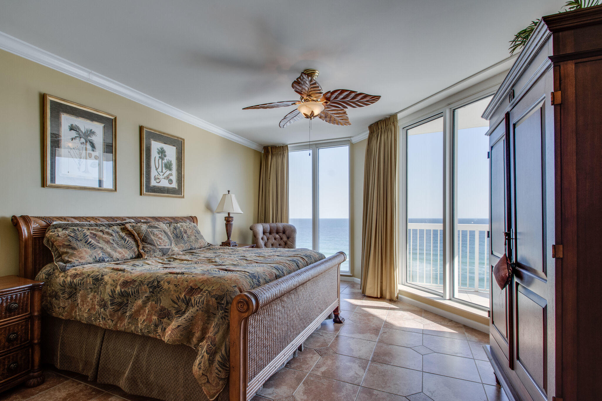 SILVER BEACH TOWERS - Residential