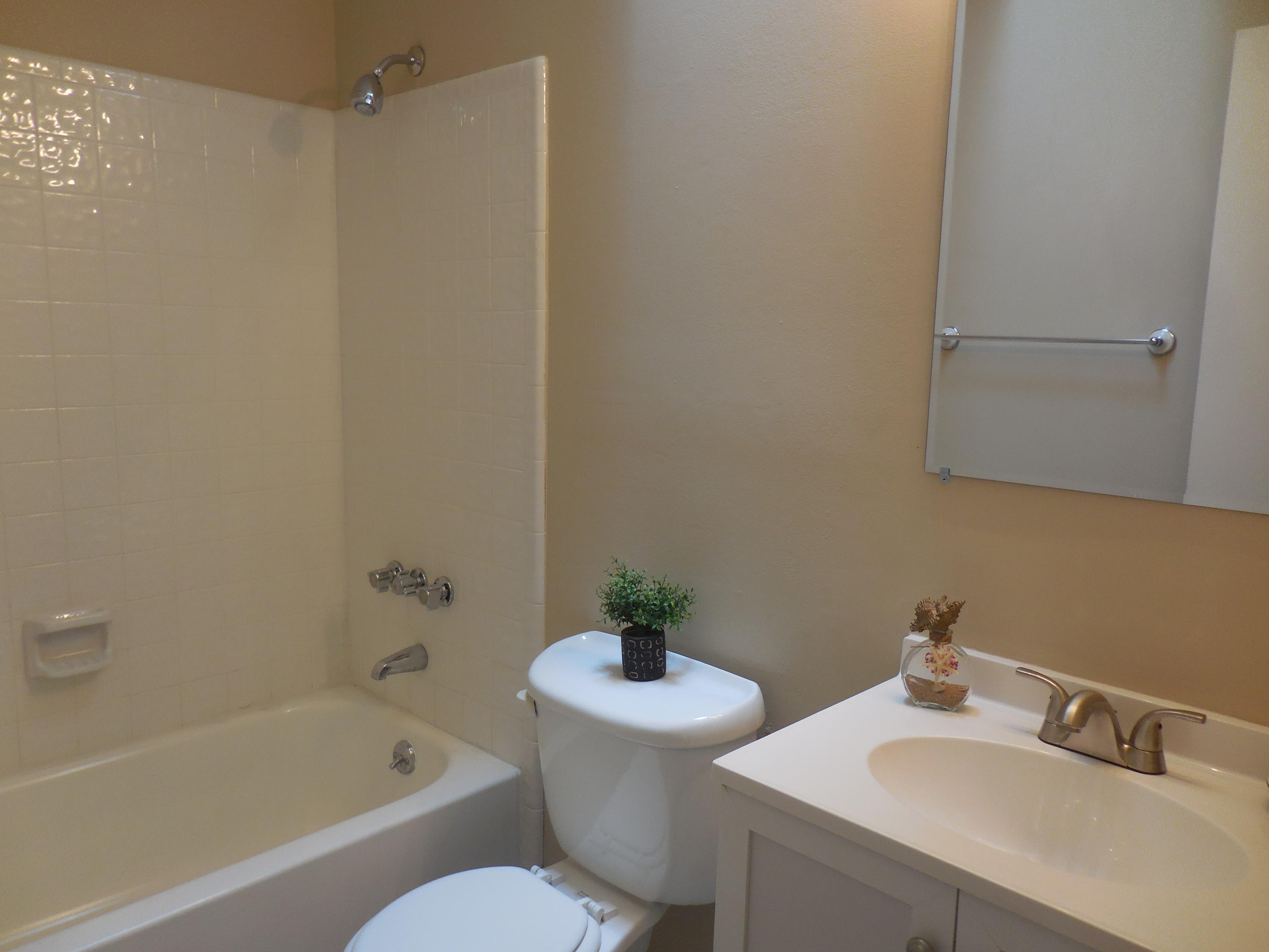 PALM CREST - Residential