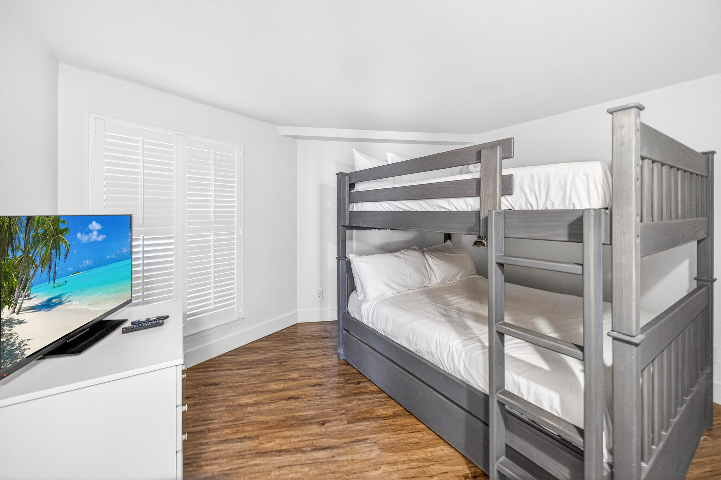 BEACHSIDE 1 CONDO - Residential