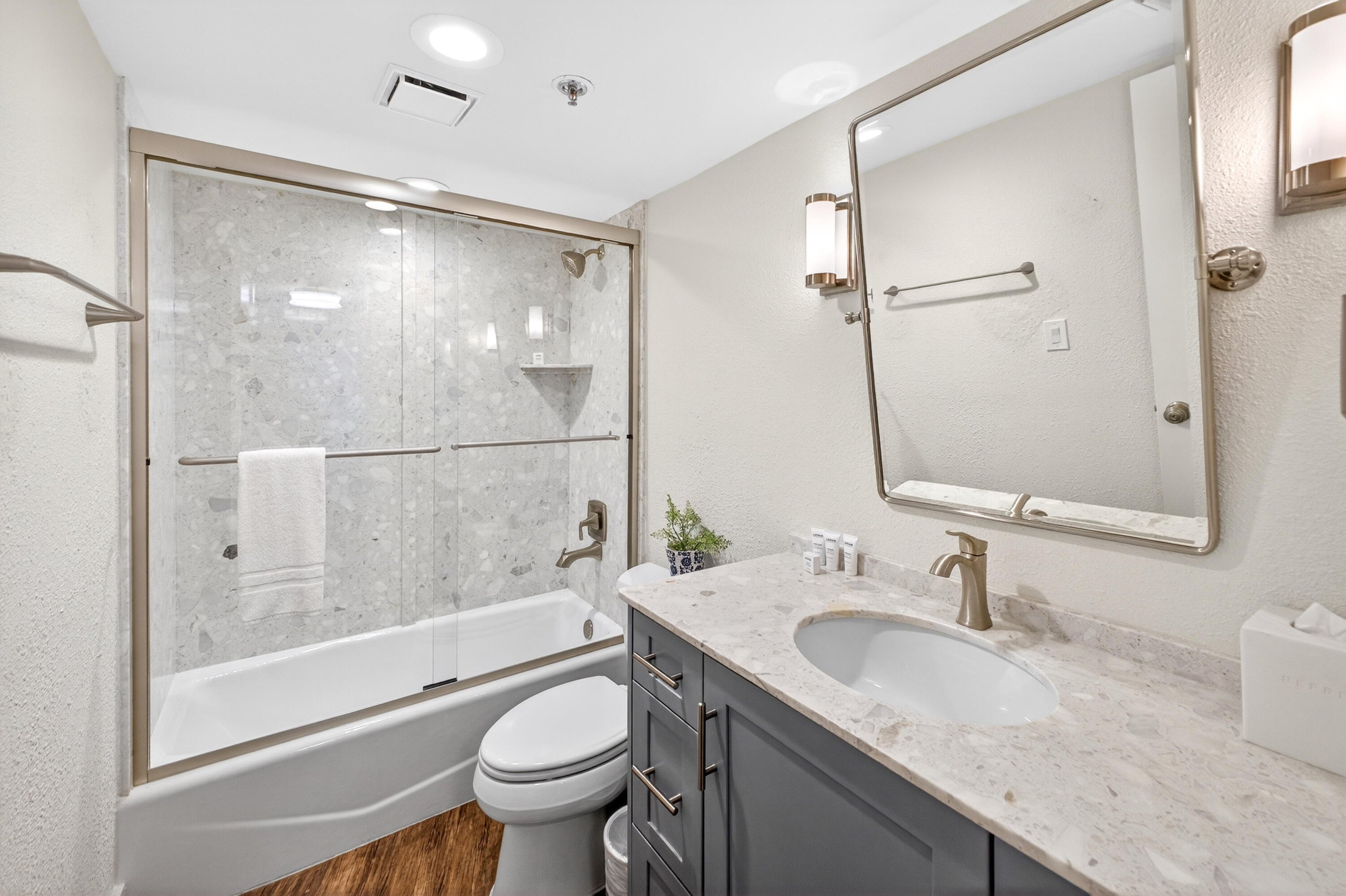 BEACHSIDE 1 CONDO - Residential