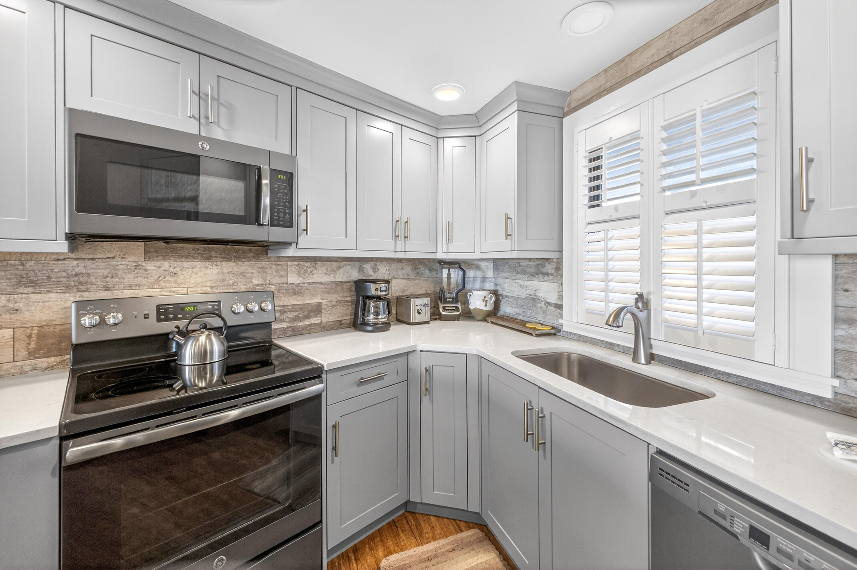 BEACHSIDE 1 CONDO - Residential