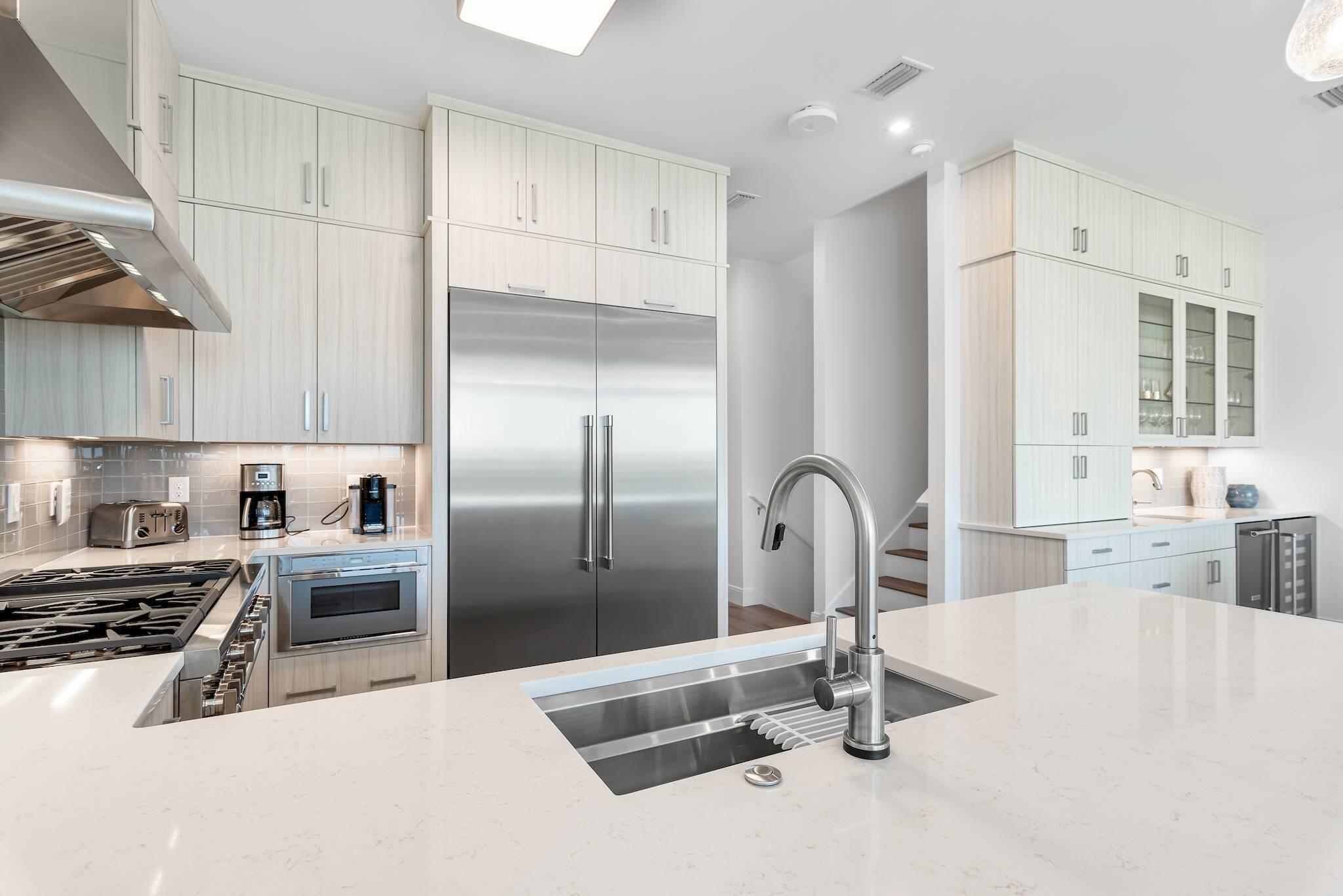 CREST DEVELOPMENT - Residential