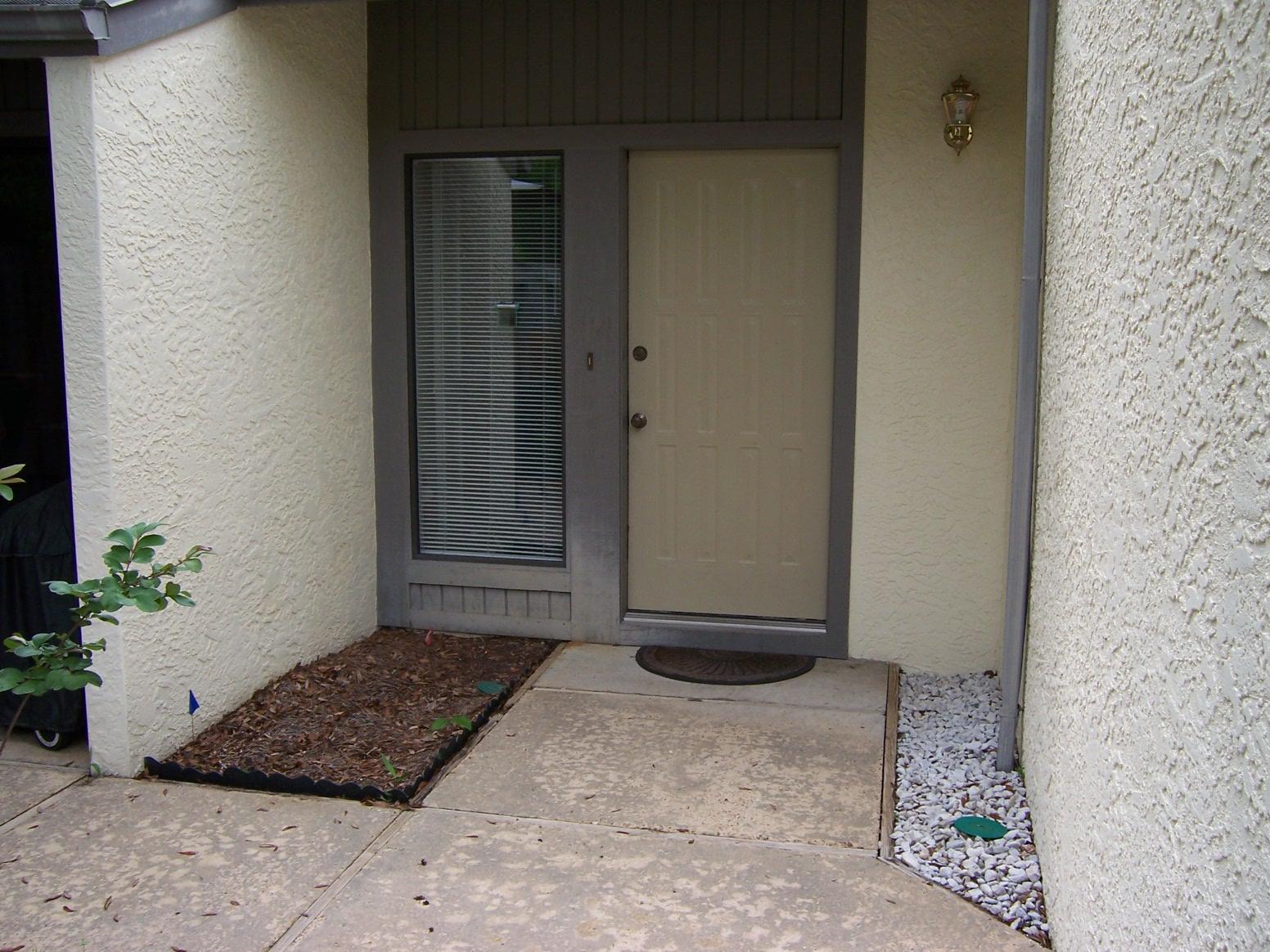 ROYAL OAK VILLAS BLUEWATER BAY - Residential Lease