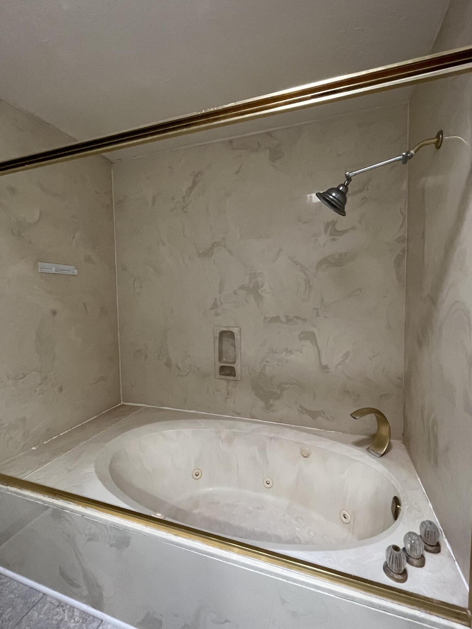 METES & BOUNDS - Residential Lease