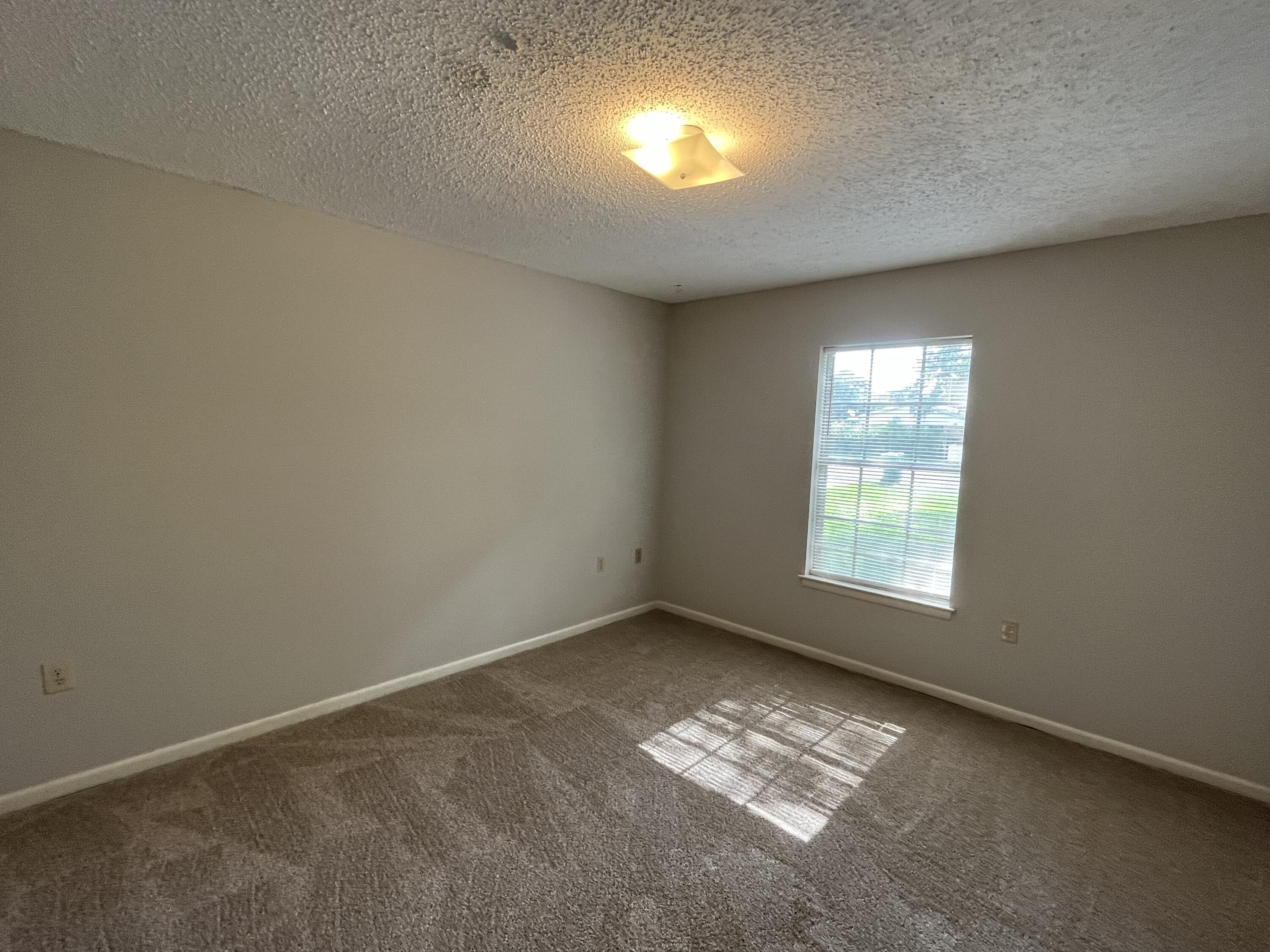 METES & BOUNDS - Residential Lease