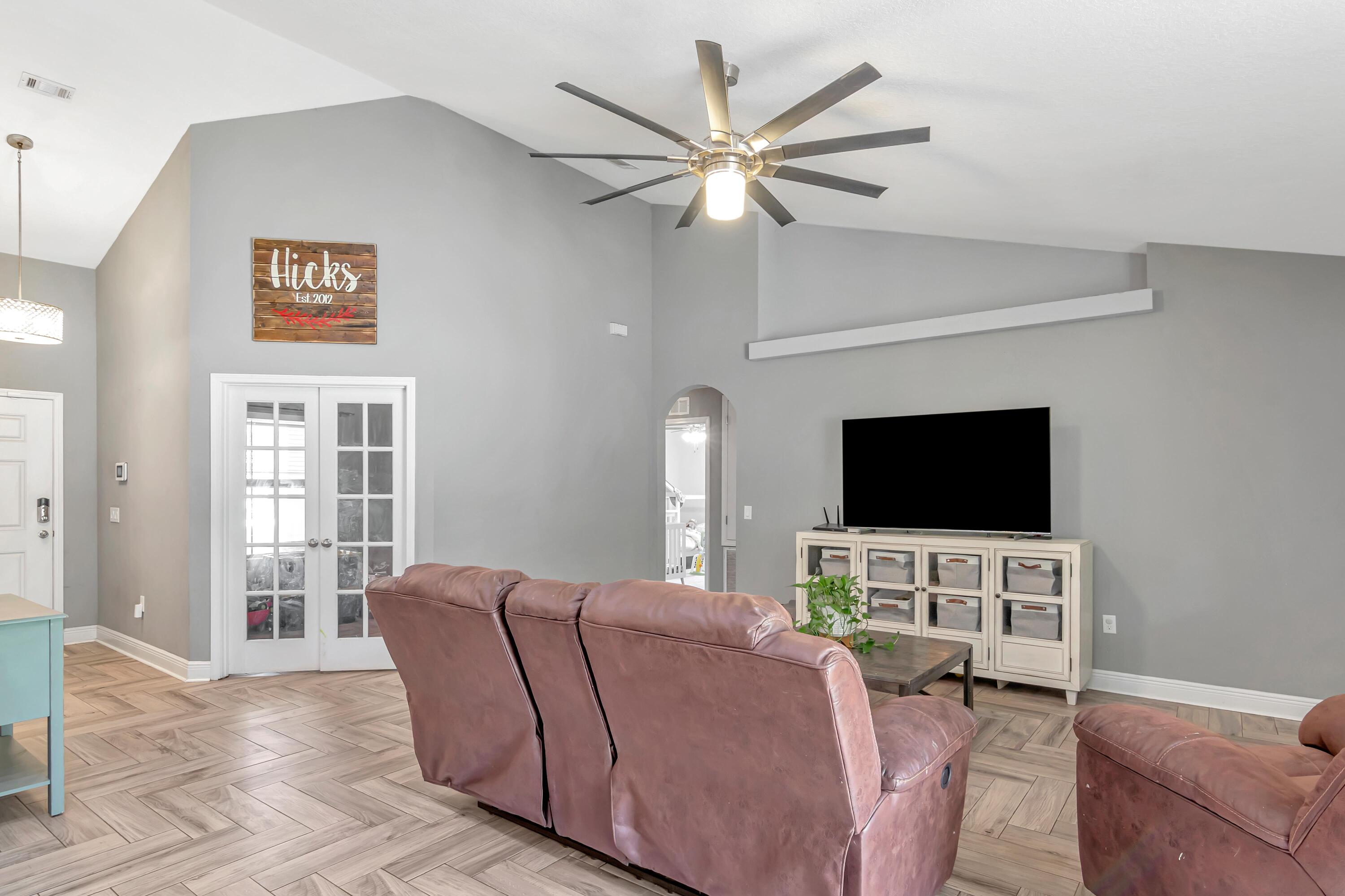 HOLLEY BY THE SEA - Residential