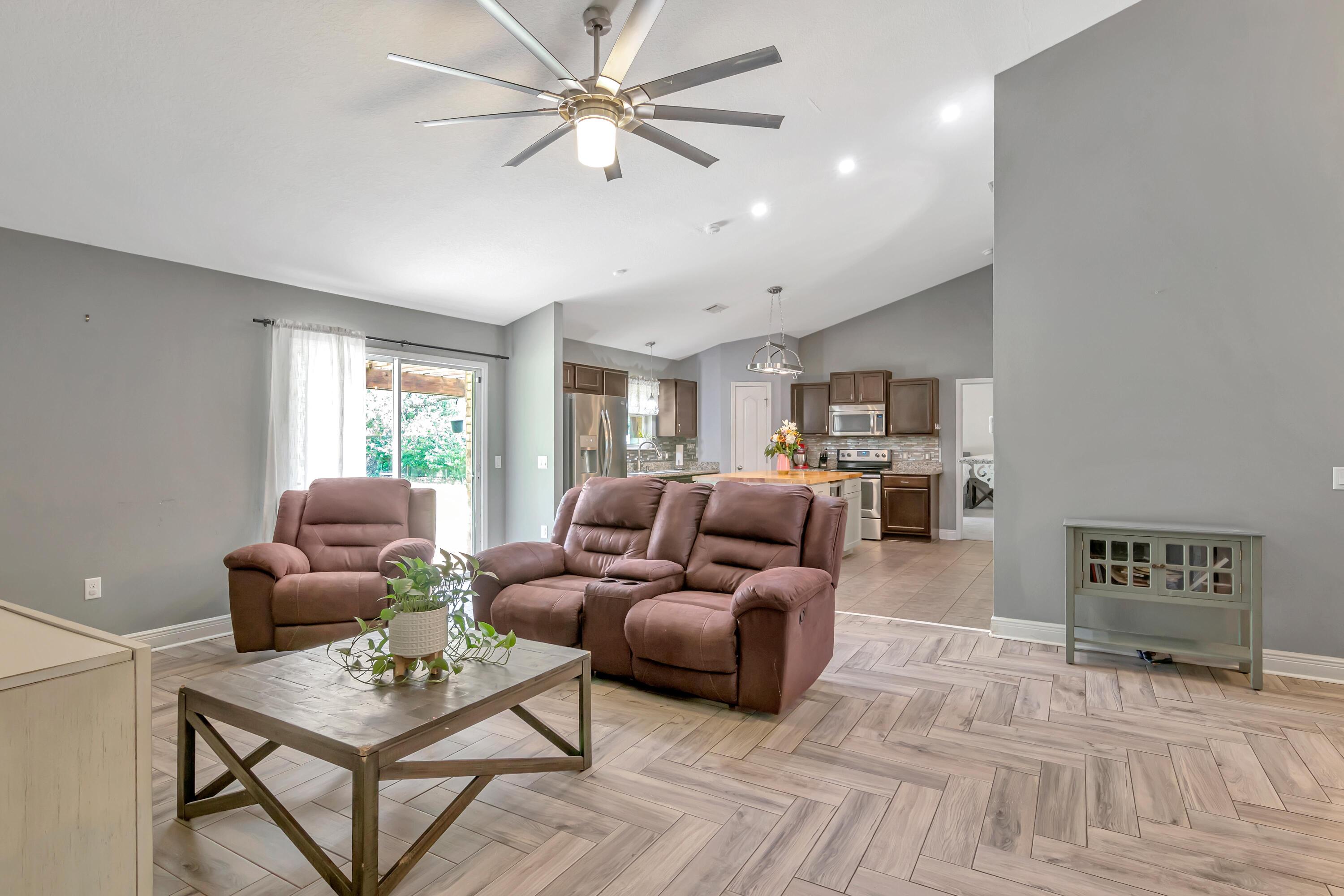 HOLLEY BY THE SEA - Residential