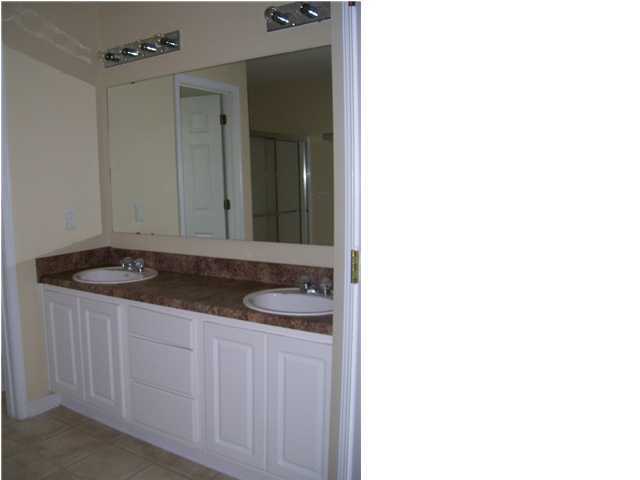 COUNTRYWOOD EST - Residential Lease