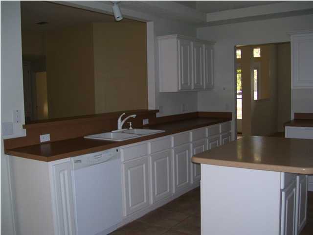 COUNTRYWOOD EST - Residential Lease