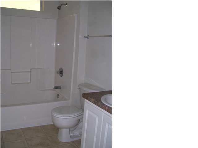 COUNTRYWOOD EST - Residential Lease