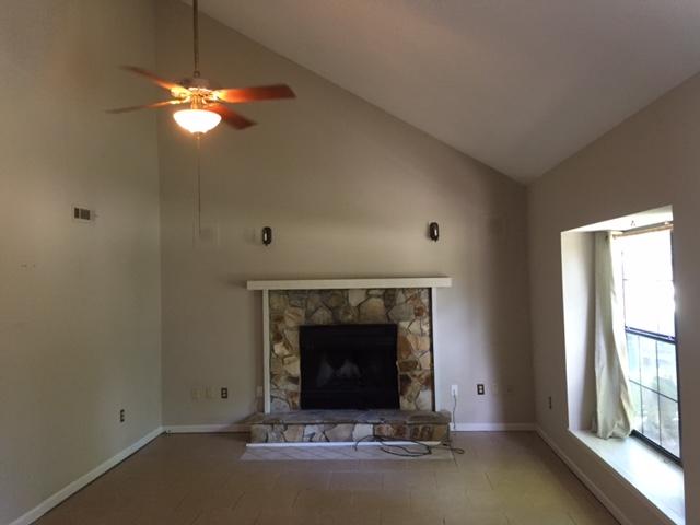 CLOVERDALE LAKE - Residential