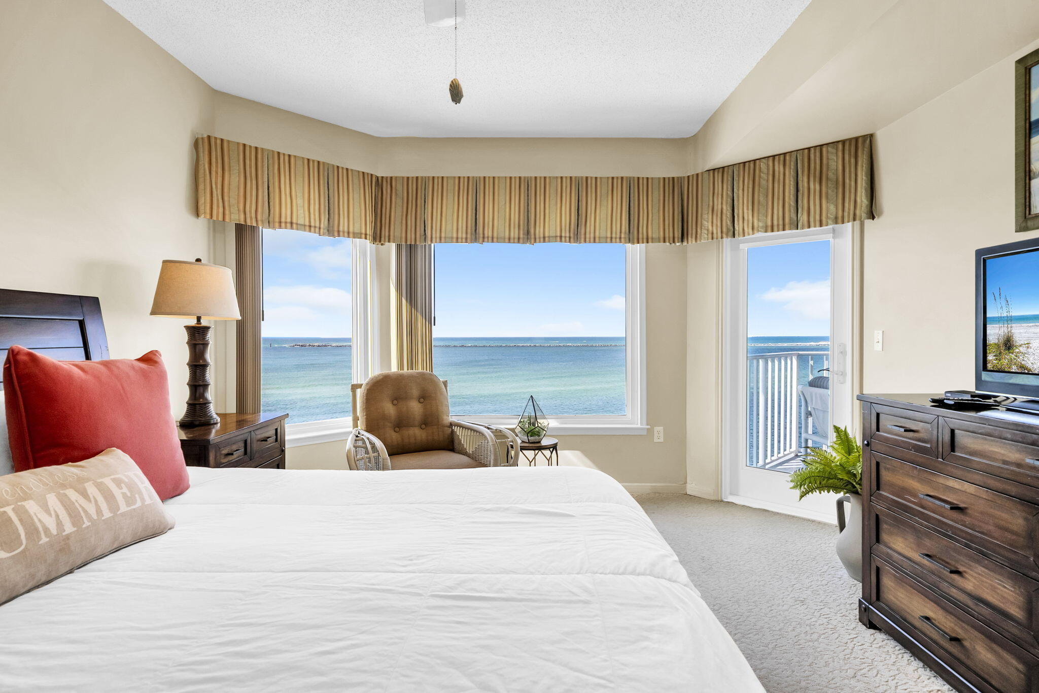 WATERVIEW TOWERS YACHT CLUB - Residential