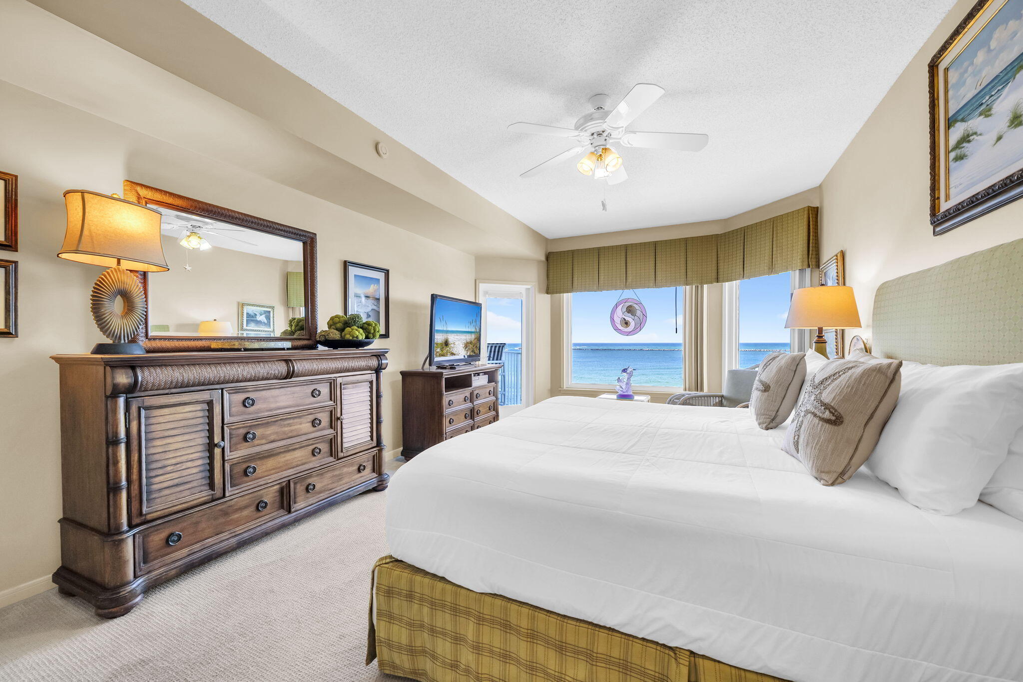 WATERVIEW TOWERS YACHT CLUB - Residential