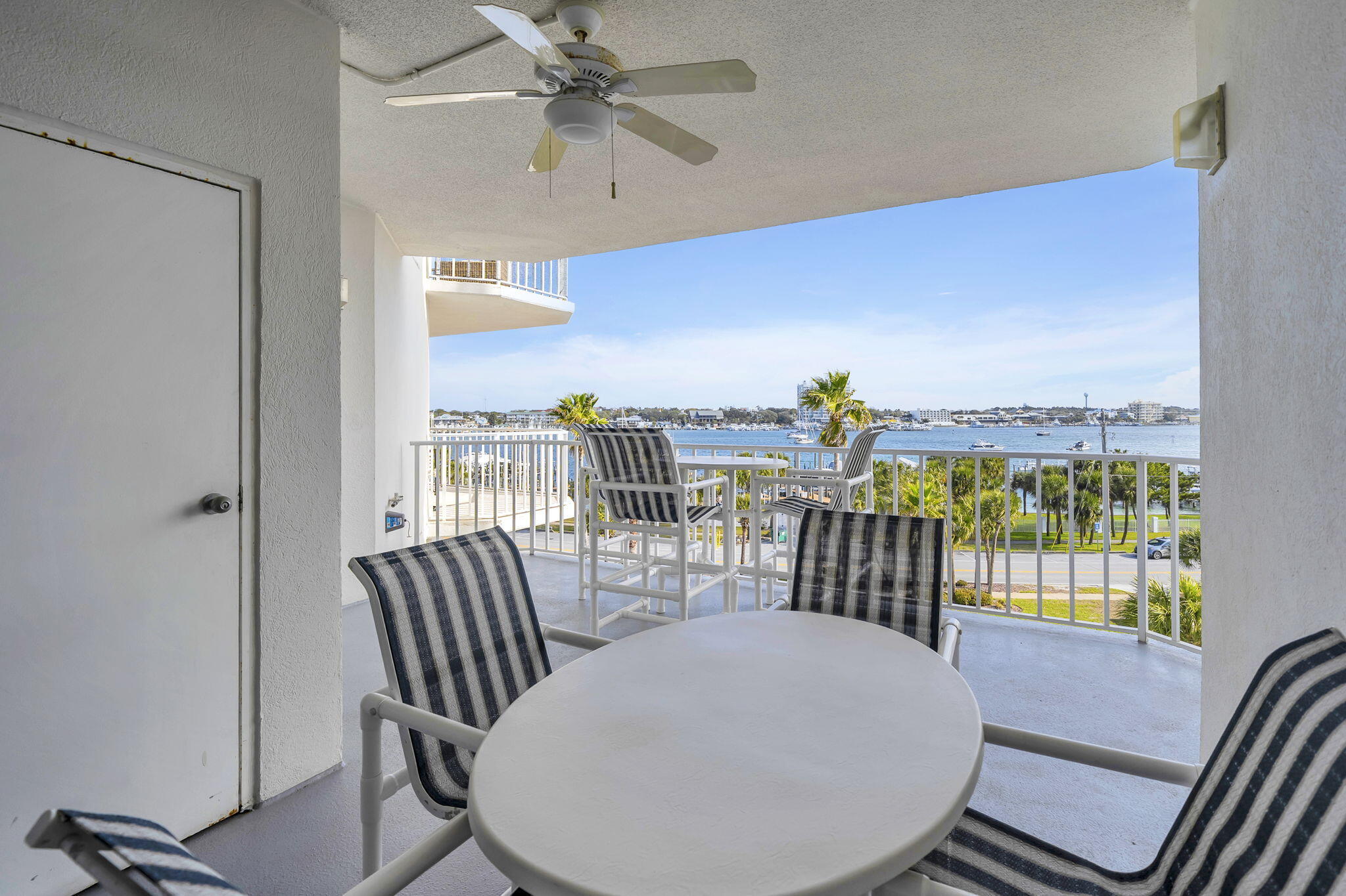 WATERVIEW TOWERS YACHT CLUB - Residential