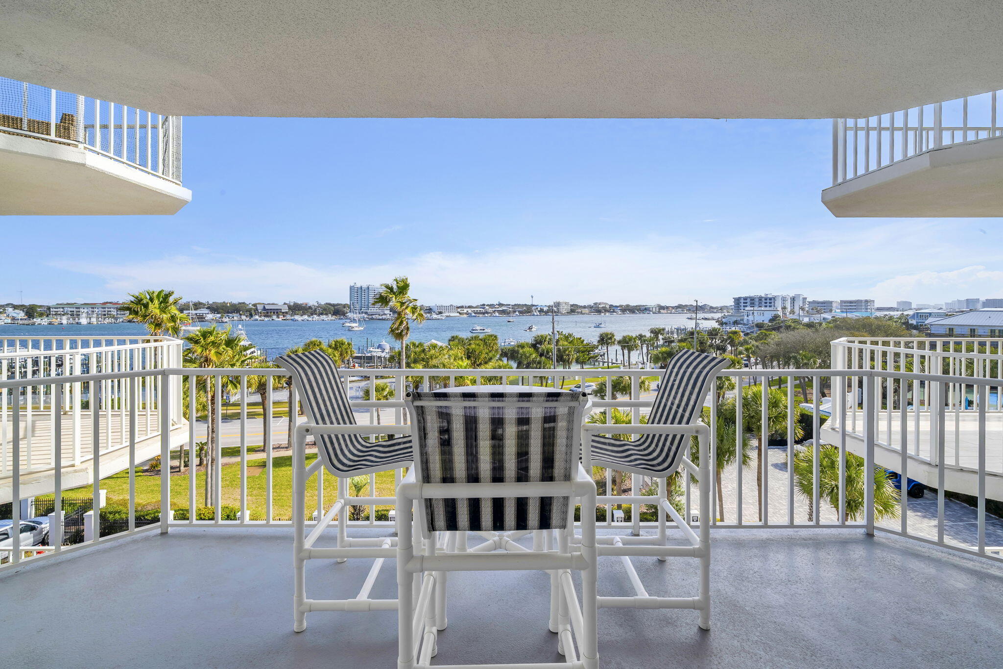 WATERVIEW TOWERS YACHT CLUB - Residential